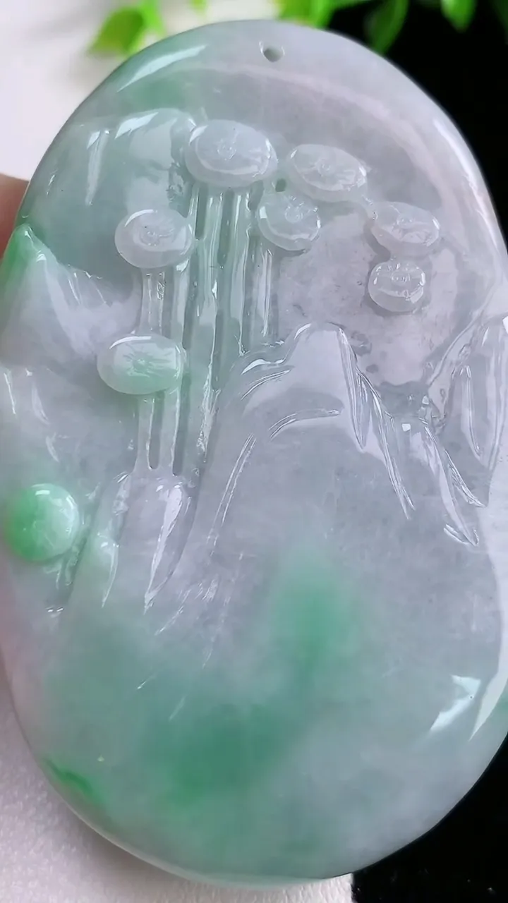 天然A货翡翠山水吊坠，尺寸 69.5-45-17，重:99.10g
1月31日