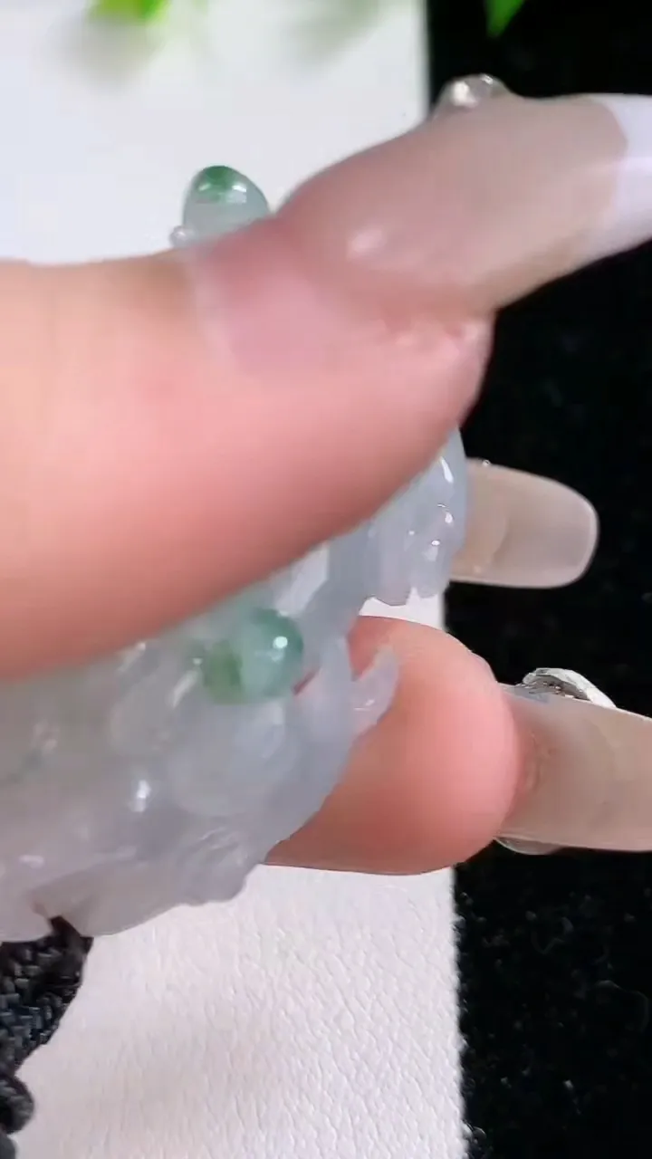 天然A货翡翠飘花貔貅吊坠，尺寸48-24.3-12，重:23.00g
1月31日