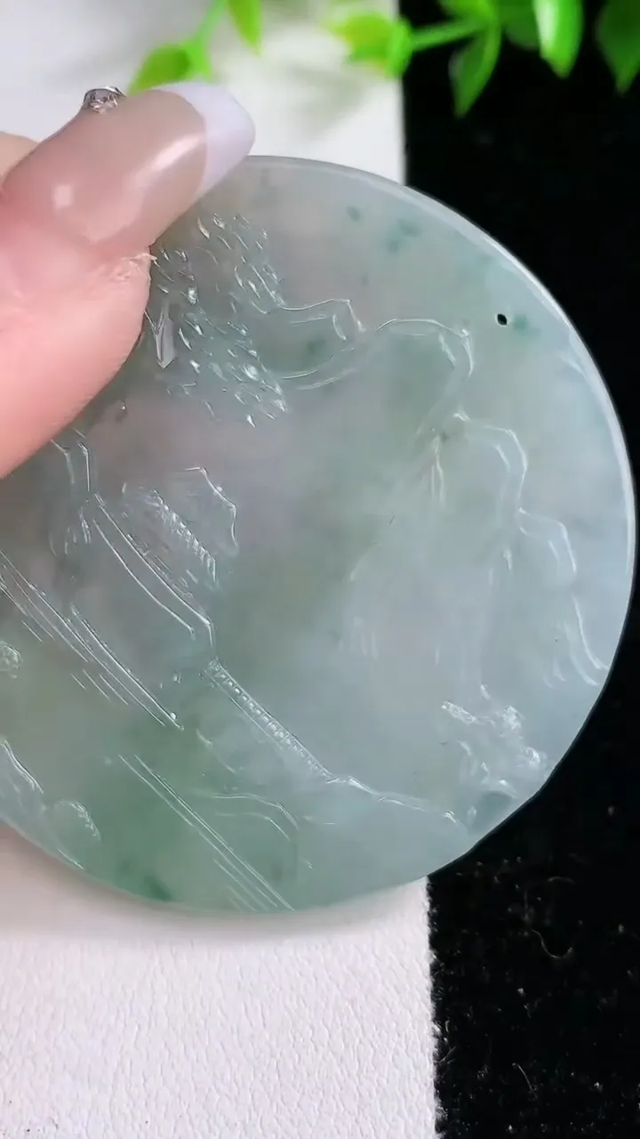 天然A货翡翠牌吊坠，尺寸56-5.5，重:34.09g
1月31日