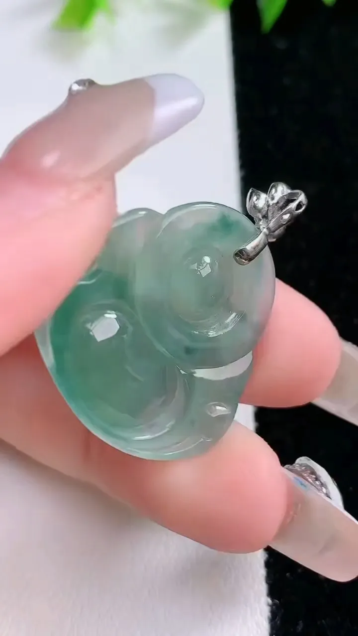 天然A货翡翠佛公吊坠，尺寸26.5-29.3-5.7，重量:7.10g
1月31日