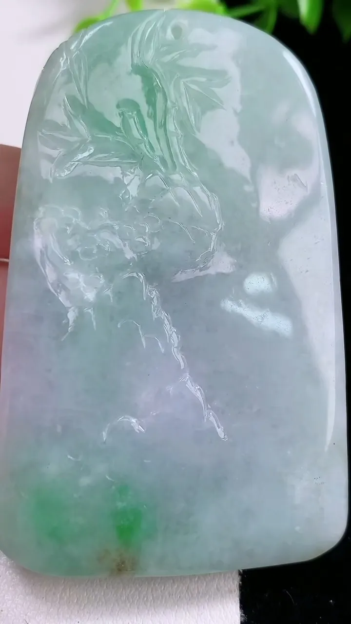 天然A货翡翠山水牌吊坠，尺寸70.7-44.6-13，重:91.23g
1月31日