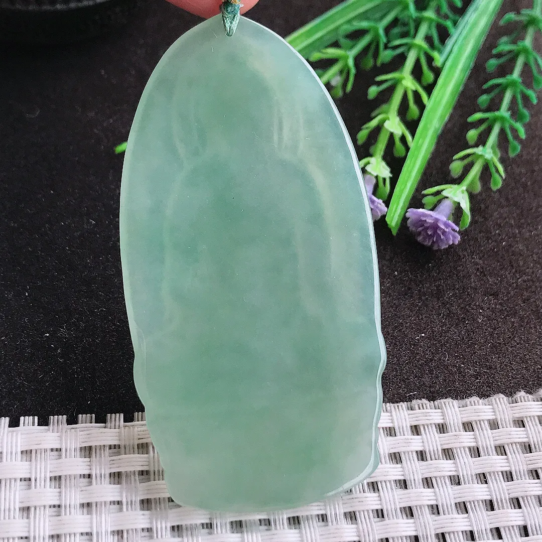 实拍A货翡翠71.5/37.3/4.8老坑冰胶水灵冰晴满绿观音菩萨吊坠翡翠玉观音