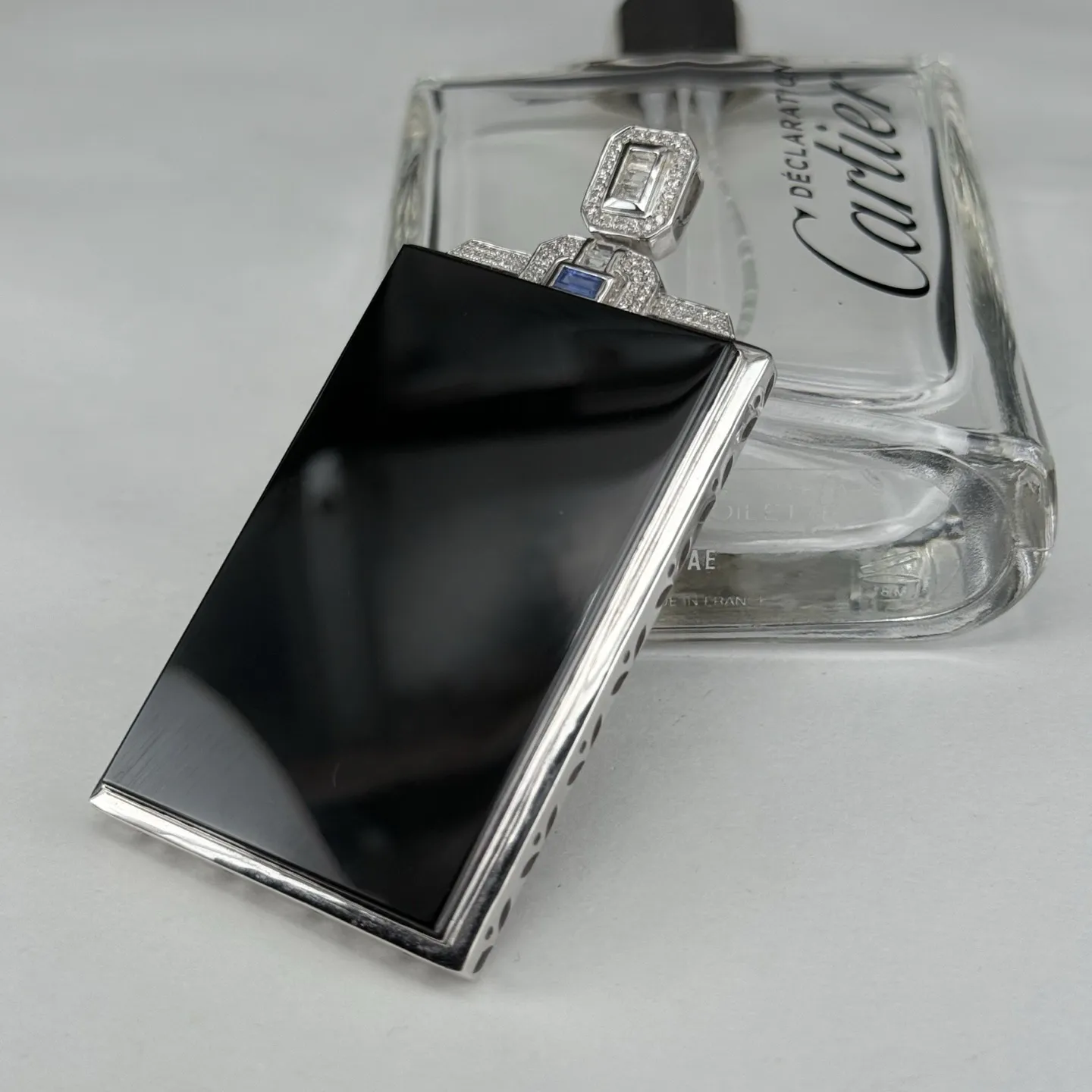 精品18k墨翠无事牌 种好色正 黑度极好 打灯通透 油性十足 尺寸72.4