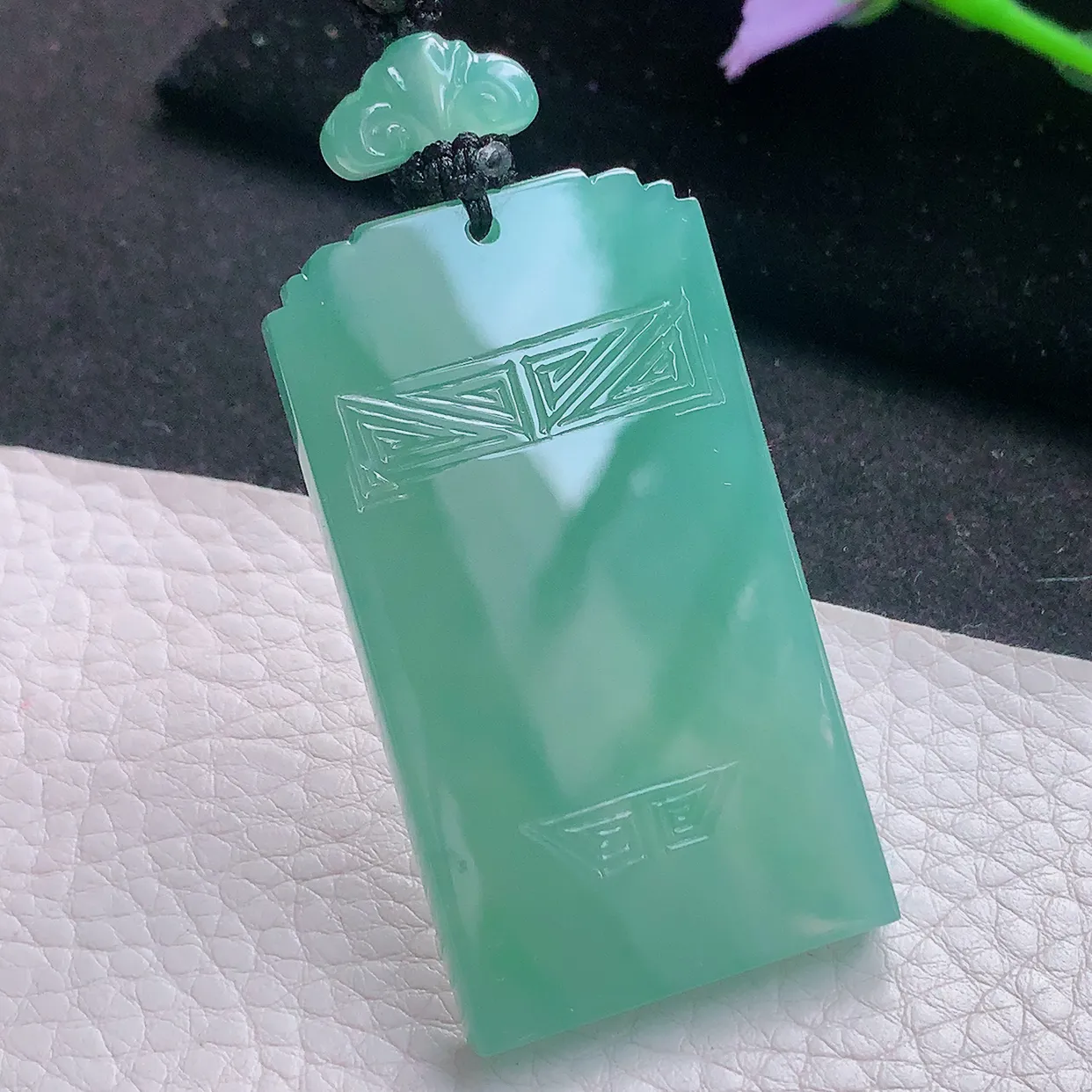 yl实拍55*30.8*5.8缅甸翡翠怀古雕冰蓝无事牌 素面牌玉项坠 玉挂件