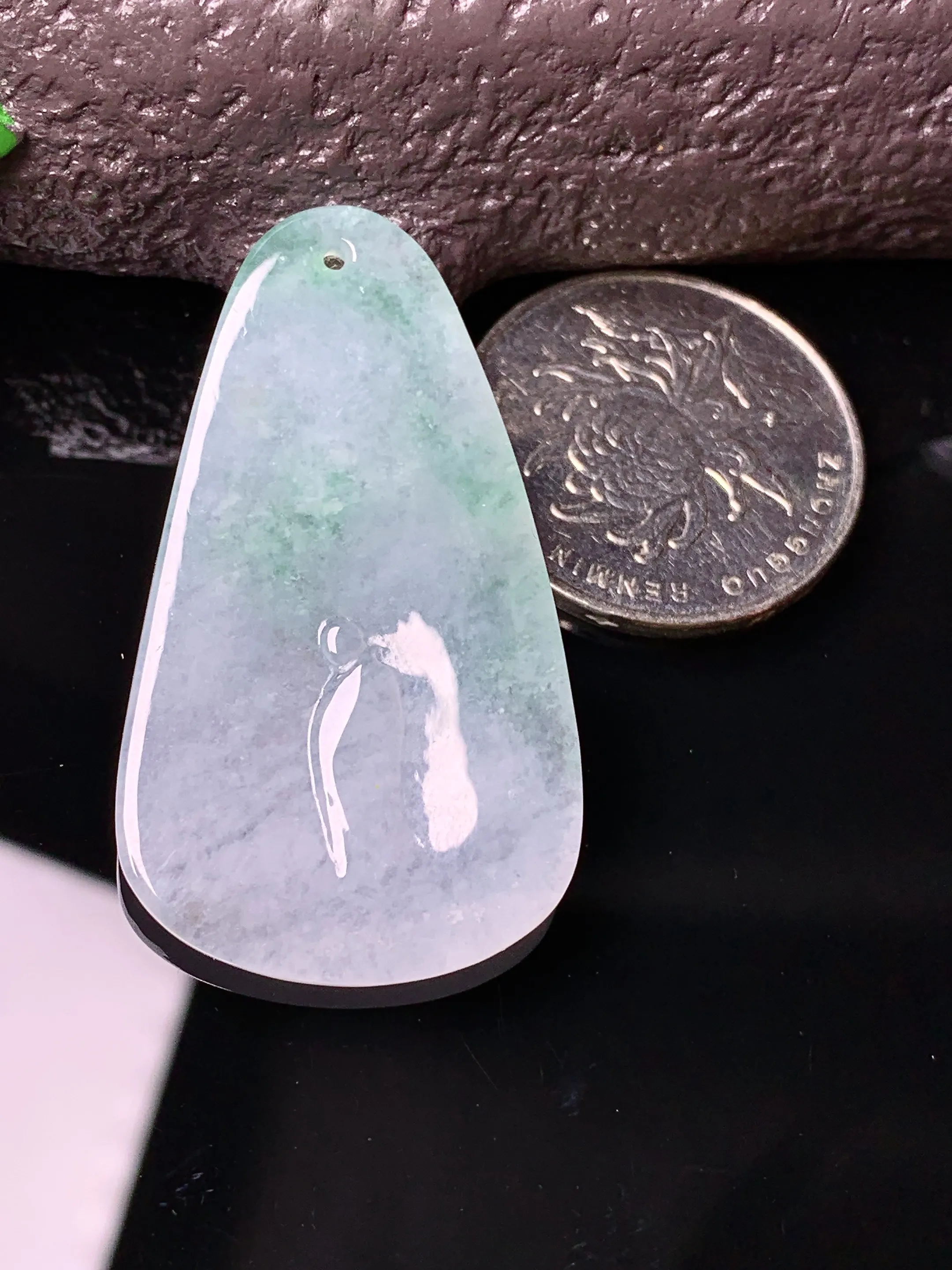 冰种飘绿悟道吊坠 玉质细腻 色泽清新艳丽 整体尺寸42.5*24.3*2.7