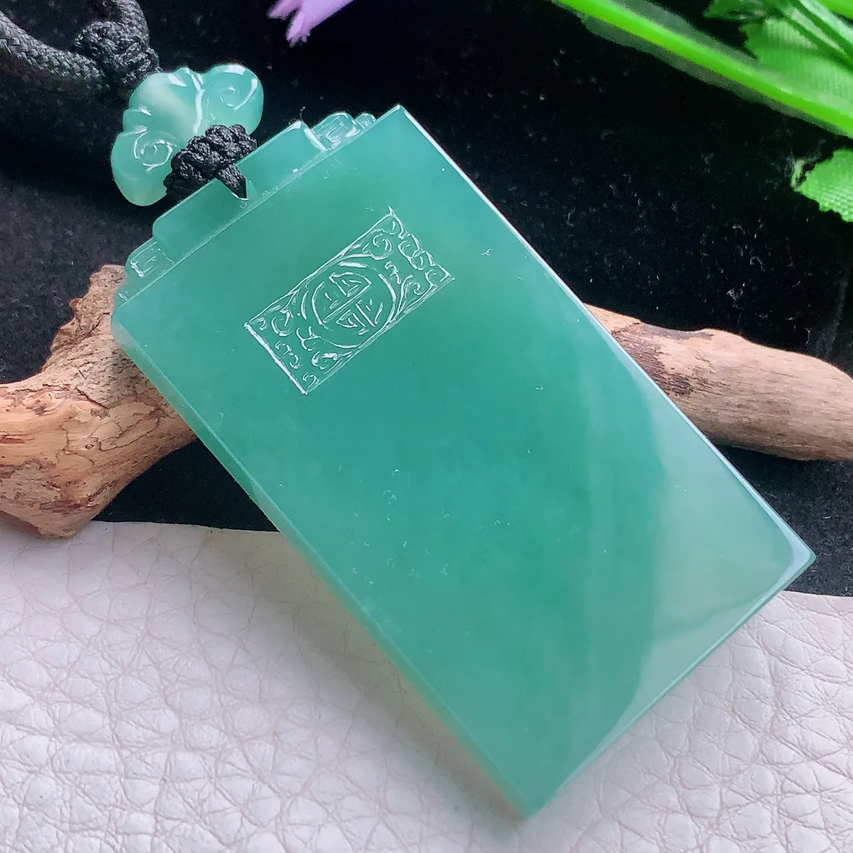 yl实拍55*30.8*5.8缅甸翡翠怀古雕冰蓝无事牌 素面牌玉项坠 玉挂件