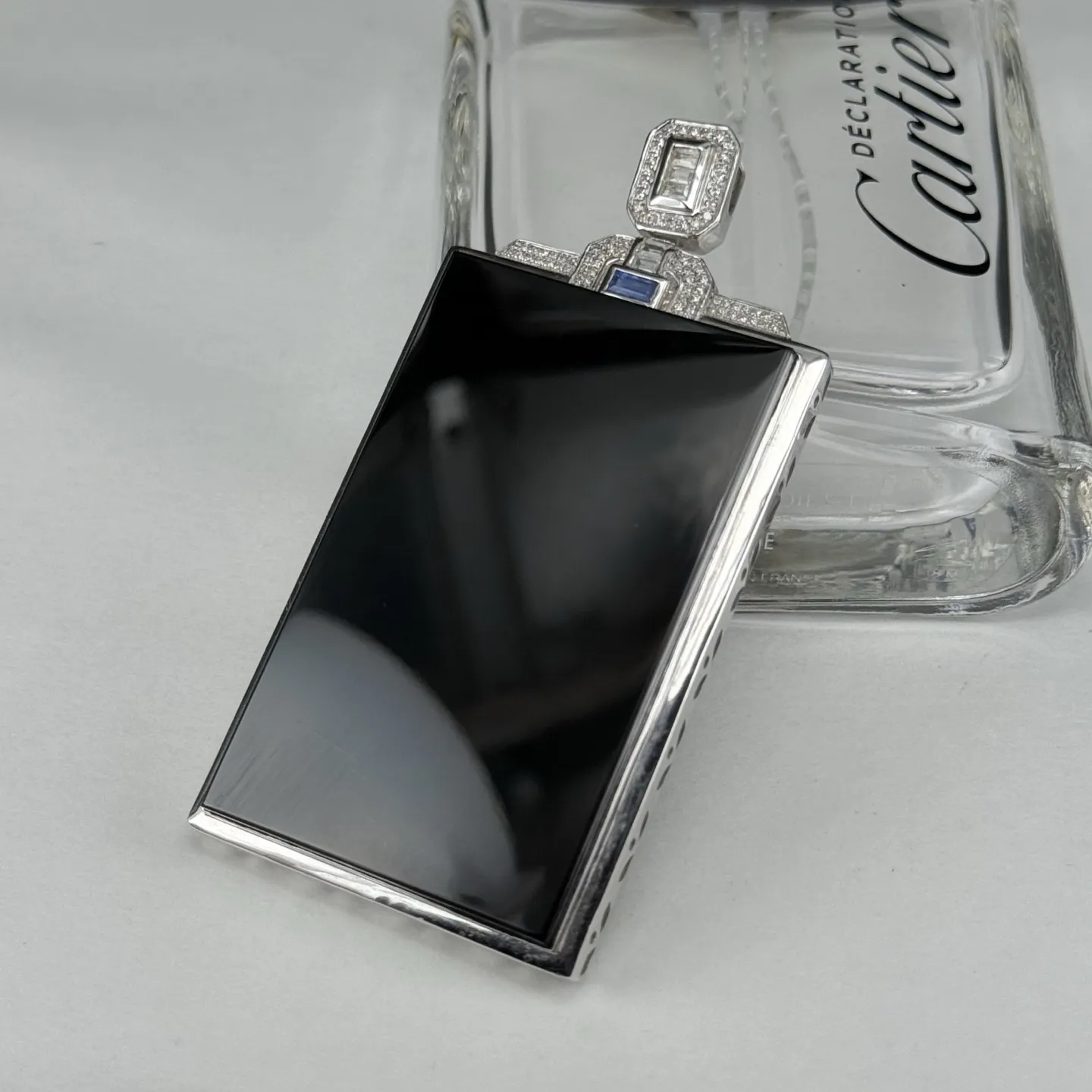 精品18k墨翠无事牌 种好色正 黑度极好 打灯通透 油性十足 尺寸72.4