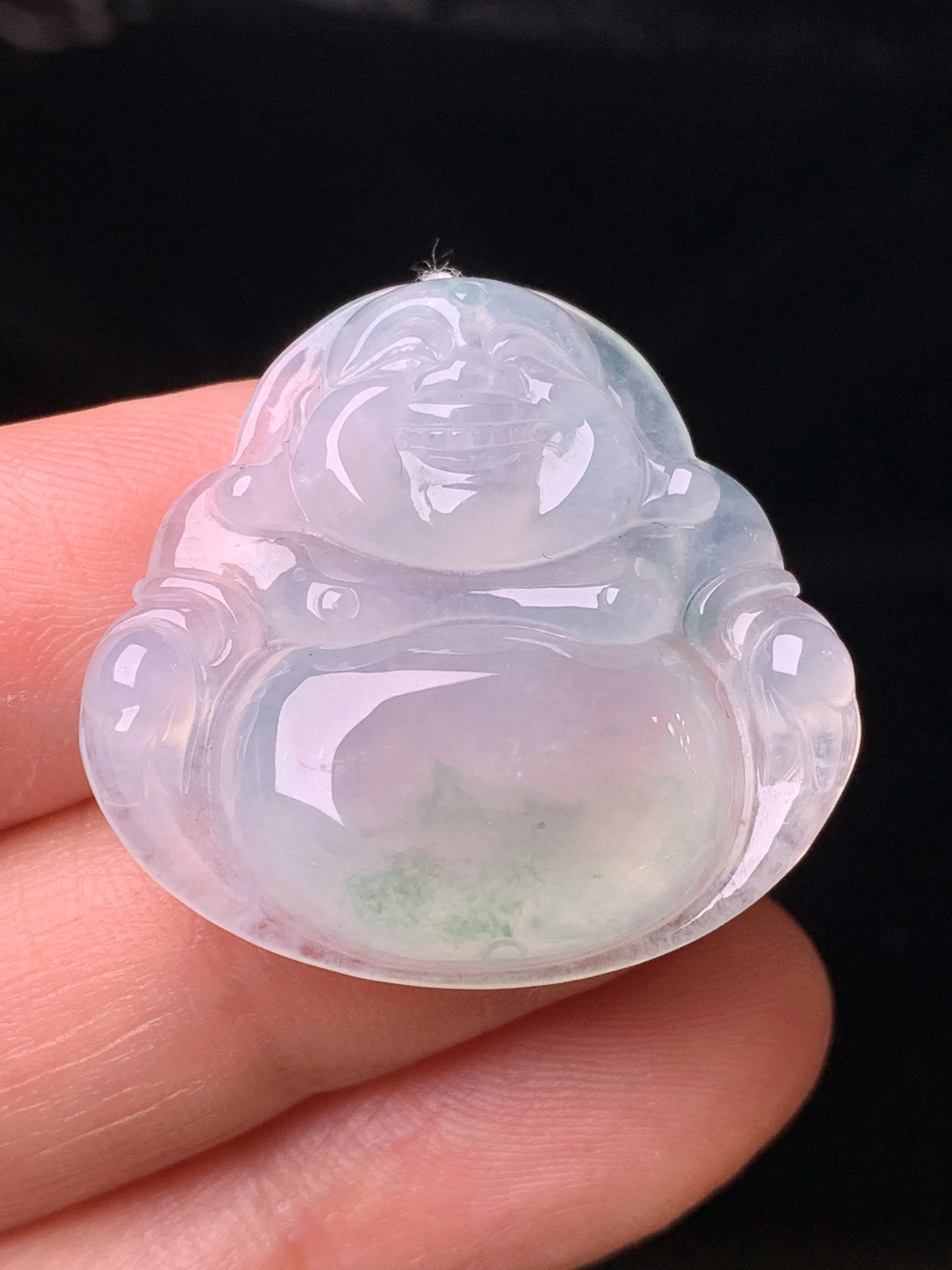 冰种佛公飘绿吊坠 玉质细腻 色泽清新艳丽 整体尺寸26.6*28*5