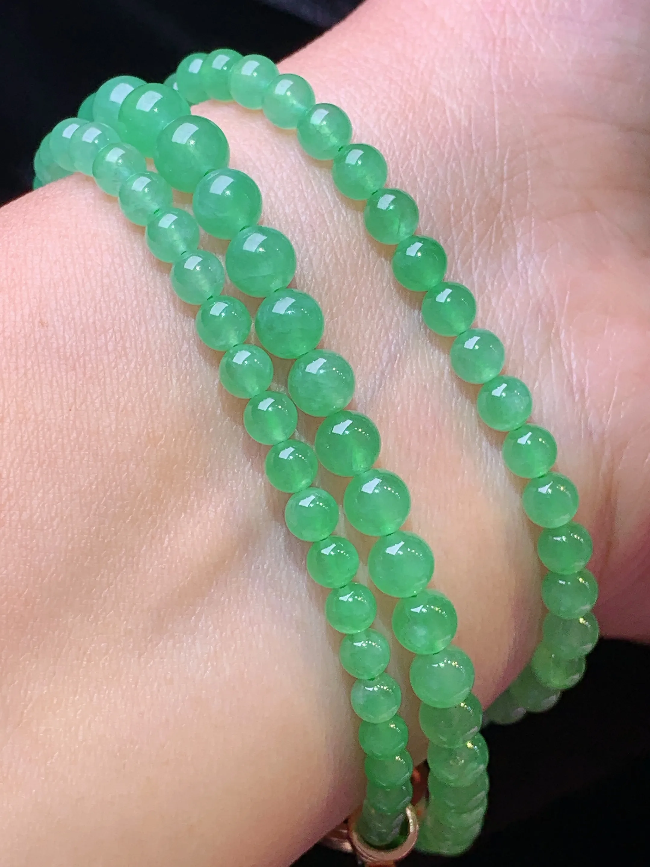 冰种翠绿圆珠项链 玉质细腻 色泽清新艳丽 整体尺寸5.8