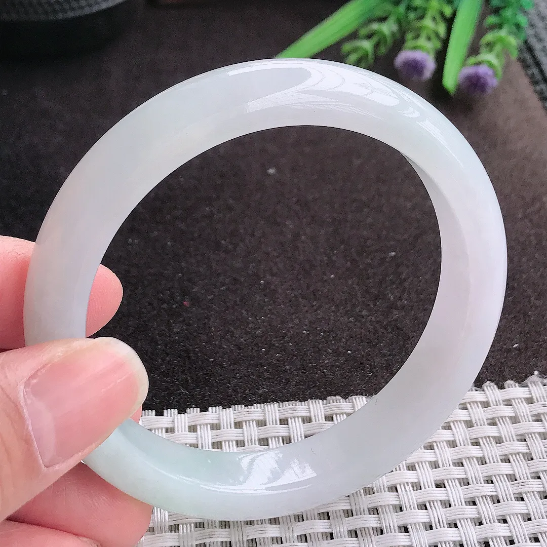 实拍A货翡翠59.5/12.2/8.3老坑冰润水灵月光白手镯宽边玉镯手环