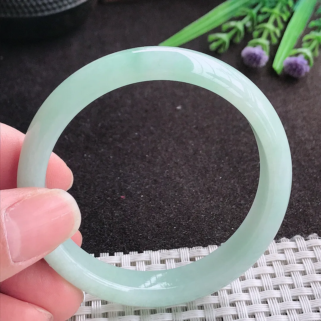 实拍A货翡翠53.5/11.3/6.8老坑秀气冰润冰晴绿手镯宽边玉镯手环