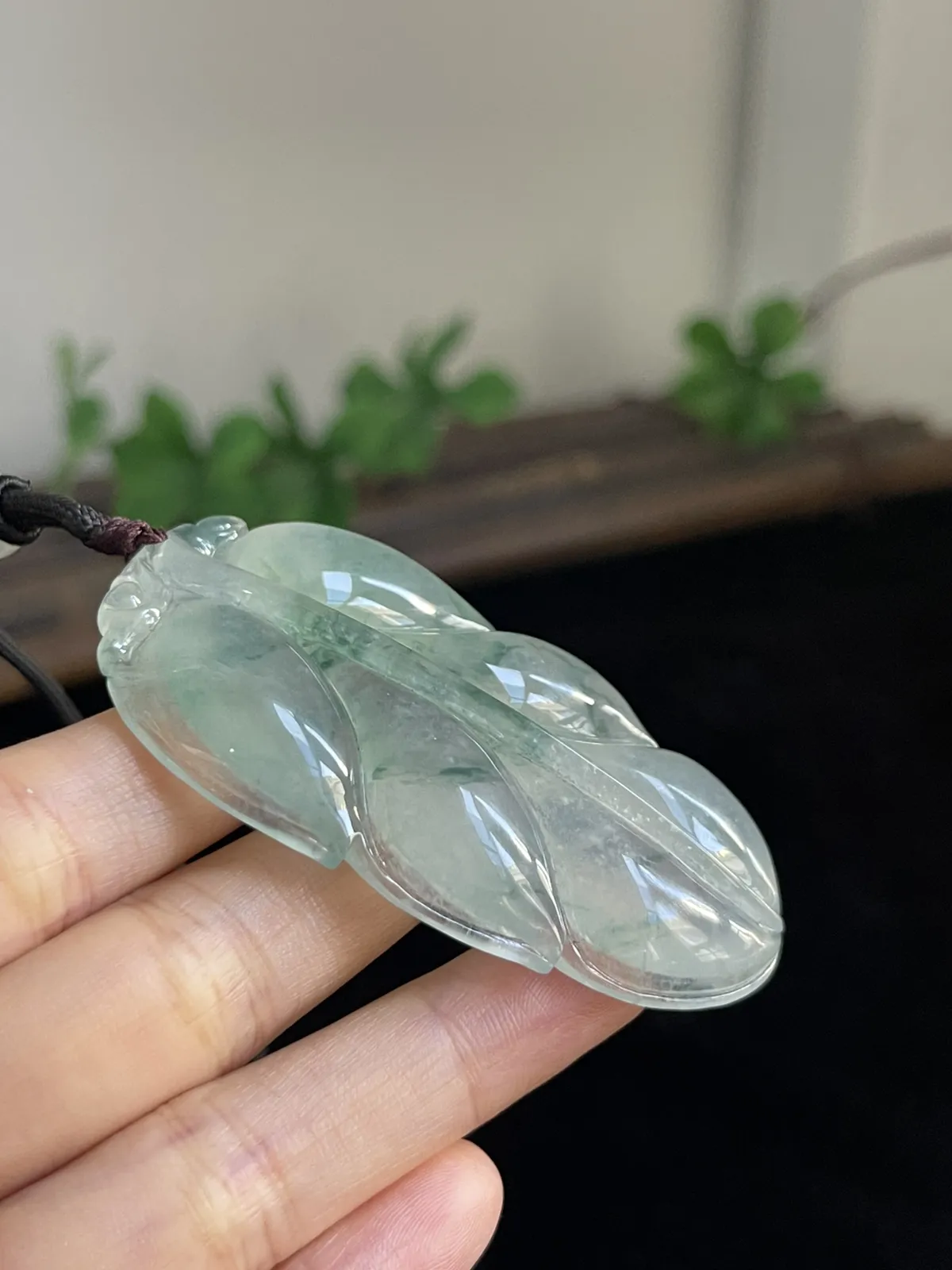 翡翠冰糯种飘绿叶子，配珠未测