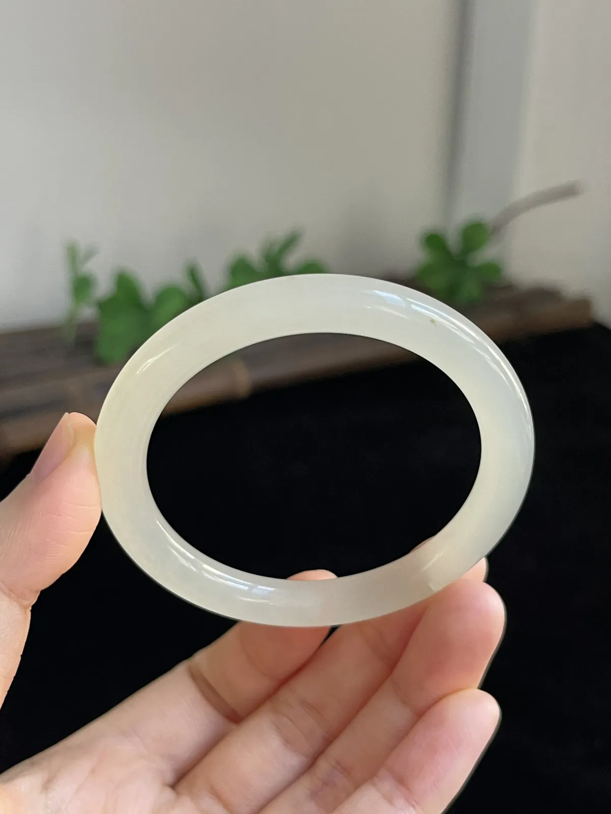 圆镯50圈口，和田玉手镯