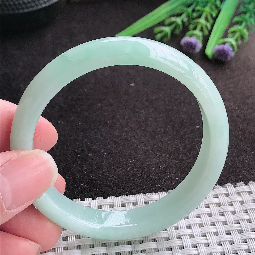 实拍A货翡翠53.5/11.3/6.8老坑秀气冰润冰晴绿手镯宽边玉镯手环