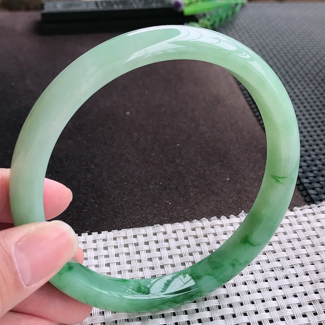 实拍A货翡翠78.8/12.3/9.2老坑冰润起胶满绿飘绿臂镯手镯超大翡翠玉镯手环