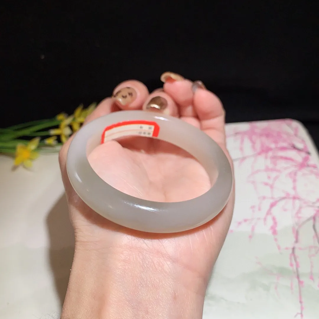 和田玉55圈口藕粉漂紫双色手镯！玉质细腻油润 底色纯净 无裂无杂 脂粉好，品质好