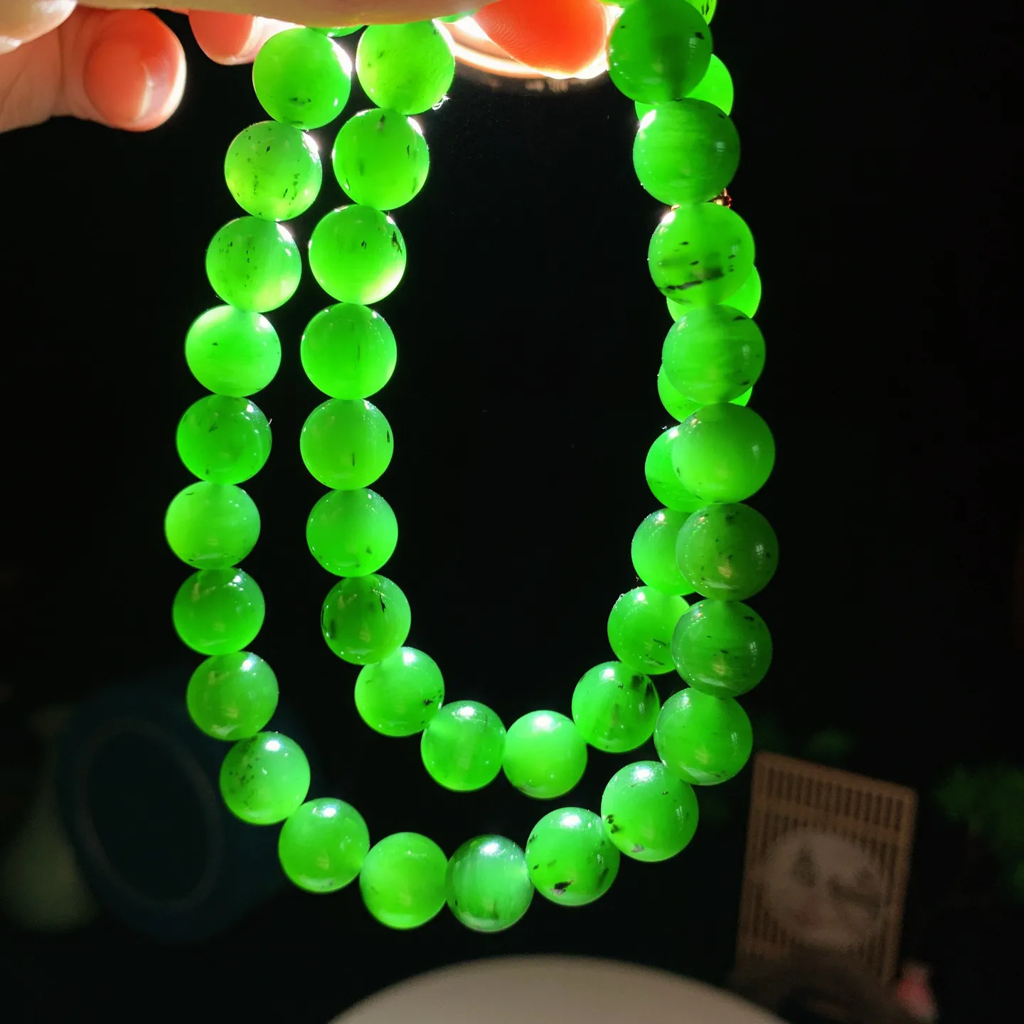 和田玉阳绿俄罗斯碧玉项链 单颗尺寸10！玉质细腻油润。手推出油品相大气。251231