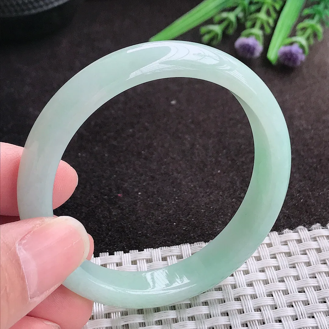 实拍A货翡翠53.5/11.3/6.8老坑秀气冰润冰晴绿手镯宽边玉镯手环