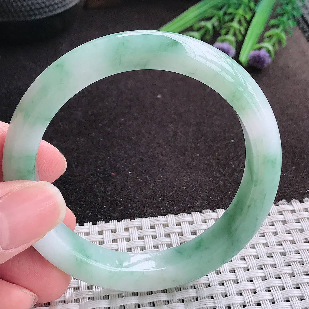 实拍A货翡翠56.5/11.4/8.5老坑精美温润飘花手镯宽边玉镯手环