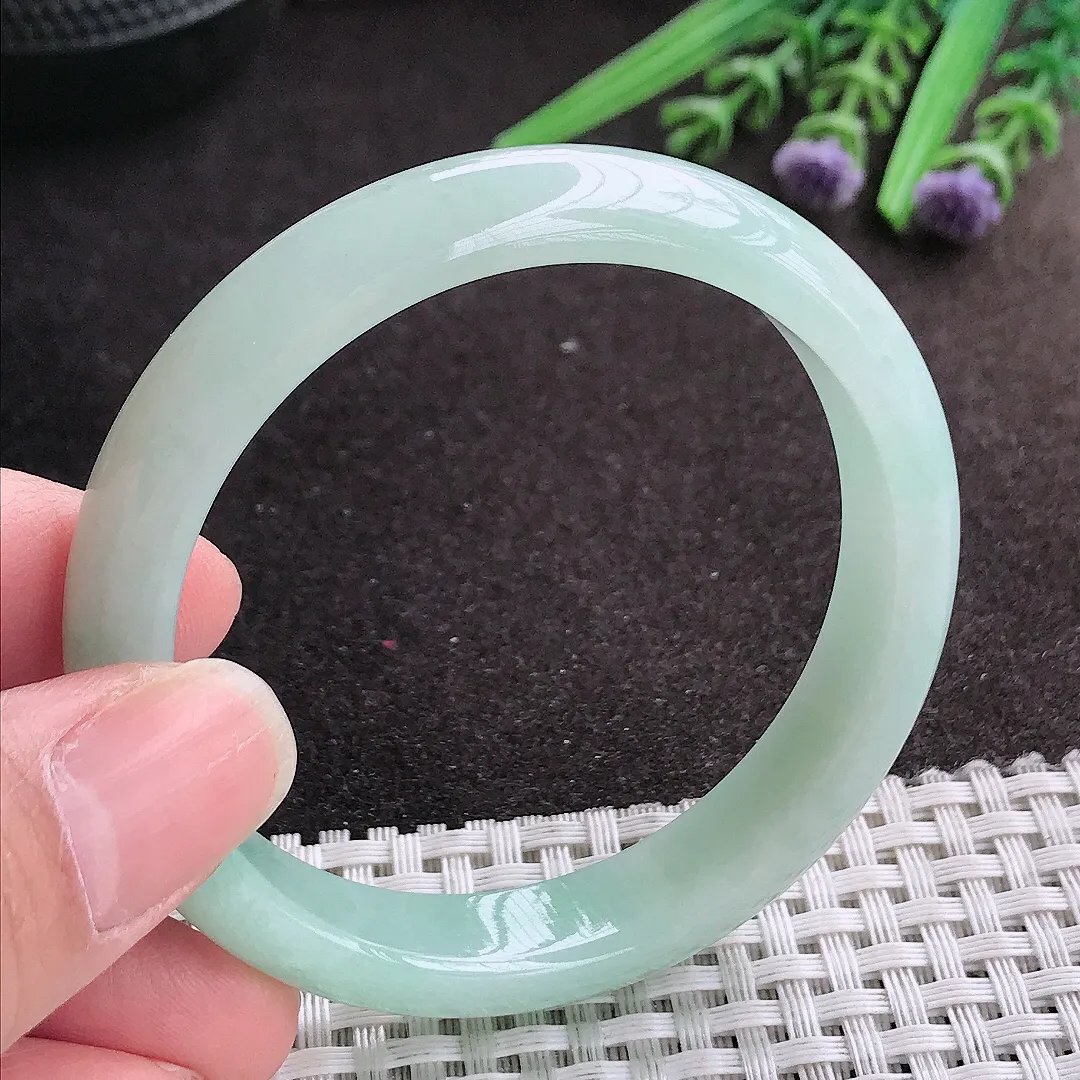 实拍A货翡翠53.5/11.3/6.8老坑秀气冰润冰晴绿手镯宽边玉镯手环