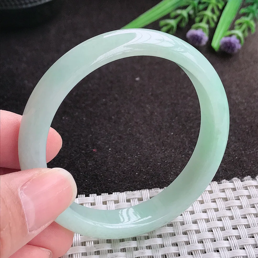 实拍A货翡翠53.5/11.3/6.8老坑秀气冰润冰晴绿手镯宽边玉镯手环