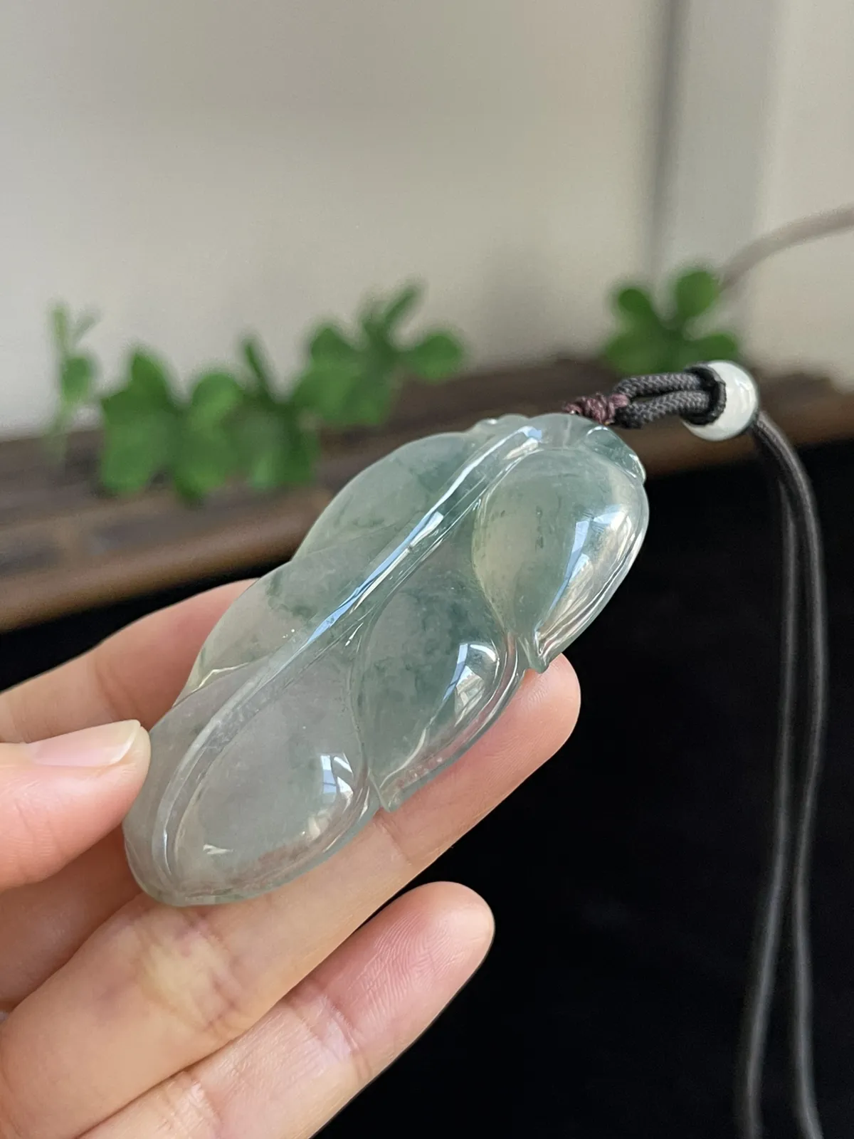 翡翠冰糯种飘绿叶子，配珠未测