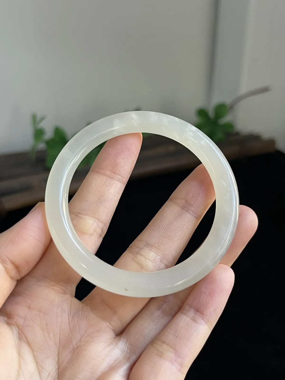 圆镯50圈口，和田玉手镯