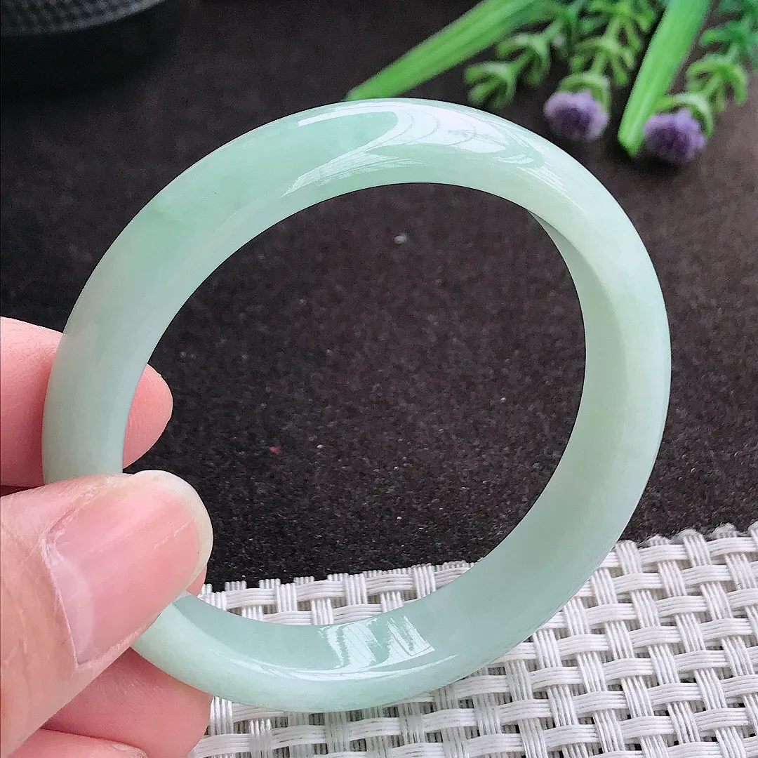 实拍A货翡翠53.5/11.3/6.8老坑秀气冰润冰晴绿手镯宽边玉镯手环