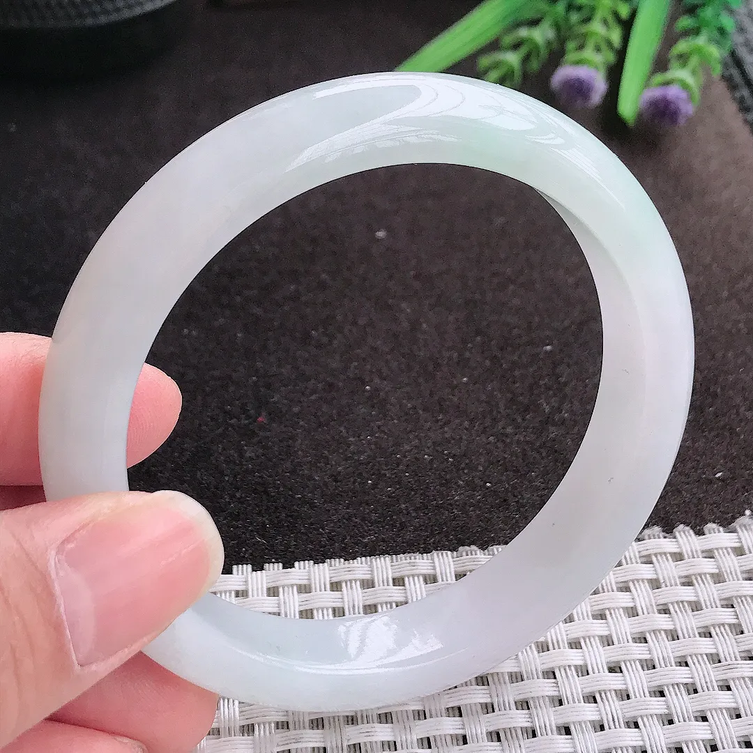 实拍A货翡翠59.5/12.2/8.3老坑冰润水灵月光白手镯宽边玉镯手环