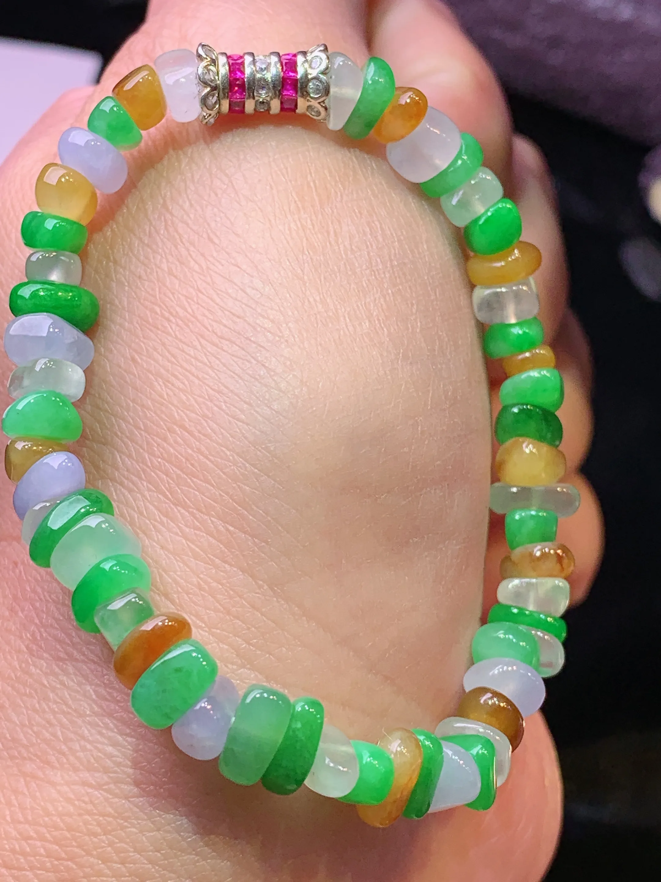 多彩随形手链 玉质细腻 色泽清新艳丽 整体尺寸7*5*3.5