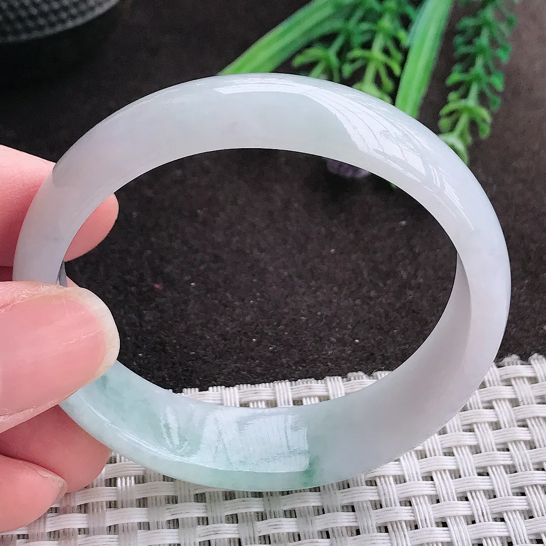 实拍A货翡翠53.5/48.8/16.6/6.2老坑精美冰润飘花贵妃手镯宽边玉镯手环