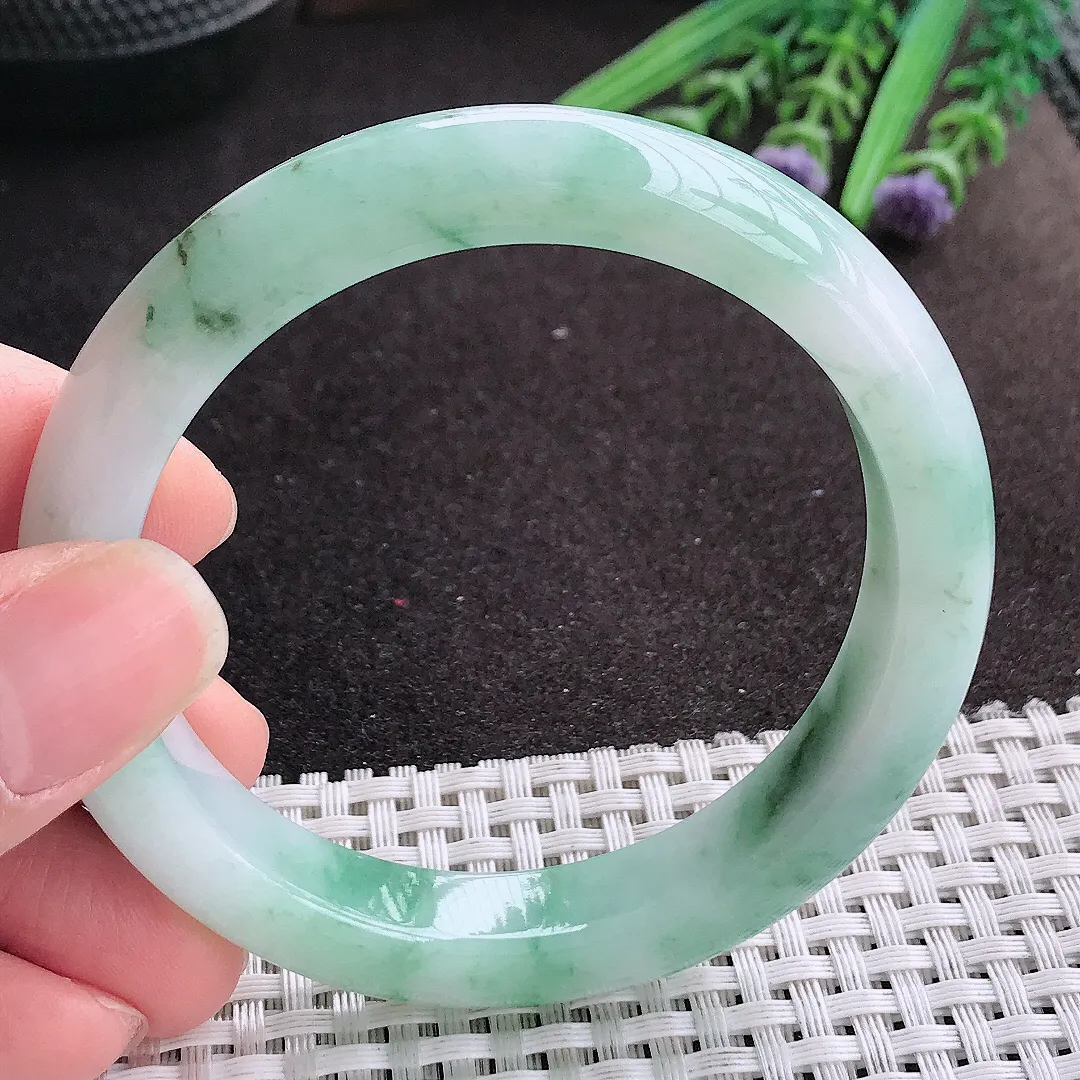 实拍A货翡翠56.5/11.4/8.5老坑精美温润飘花手镯宽边玉镯手环