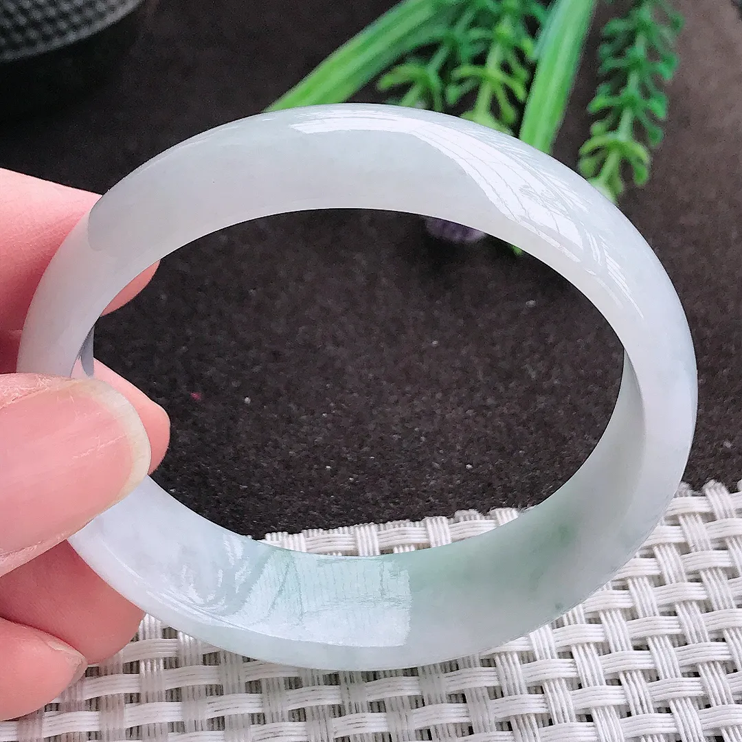 实拍A货翡翠53.5/48.8/16.6/6.2老坑精美冰润飘花贵妃手镯宽边玉镯手环