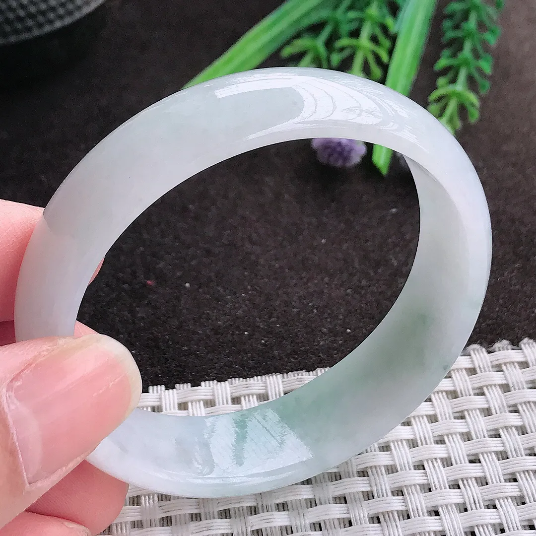 实拍A货翡翠53.5/48.8/16.6/6.2老坑精美冰润飘花贵妃手镯宽边玉镯手环