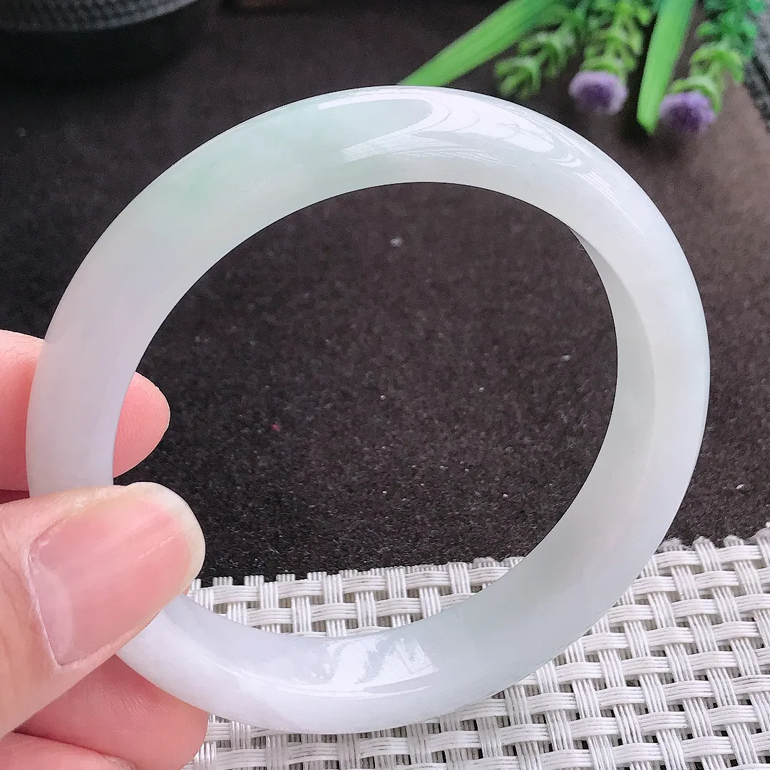 实拍A货翡翠59.5/12.2/8.3老坑冰润水灵月光白手镯宽边玉镯手环