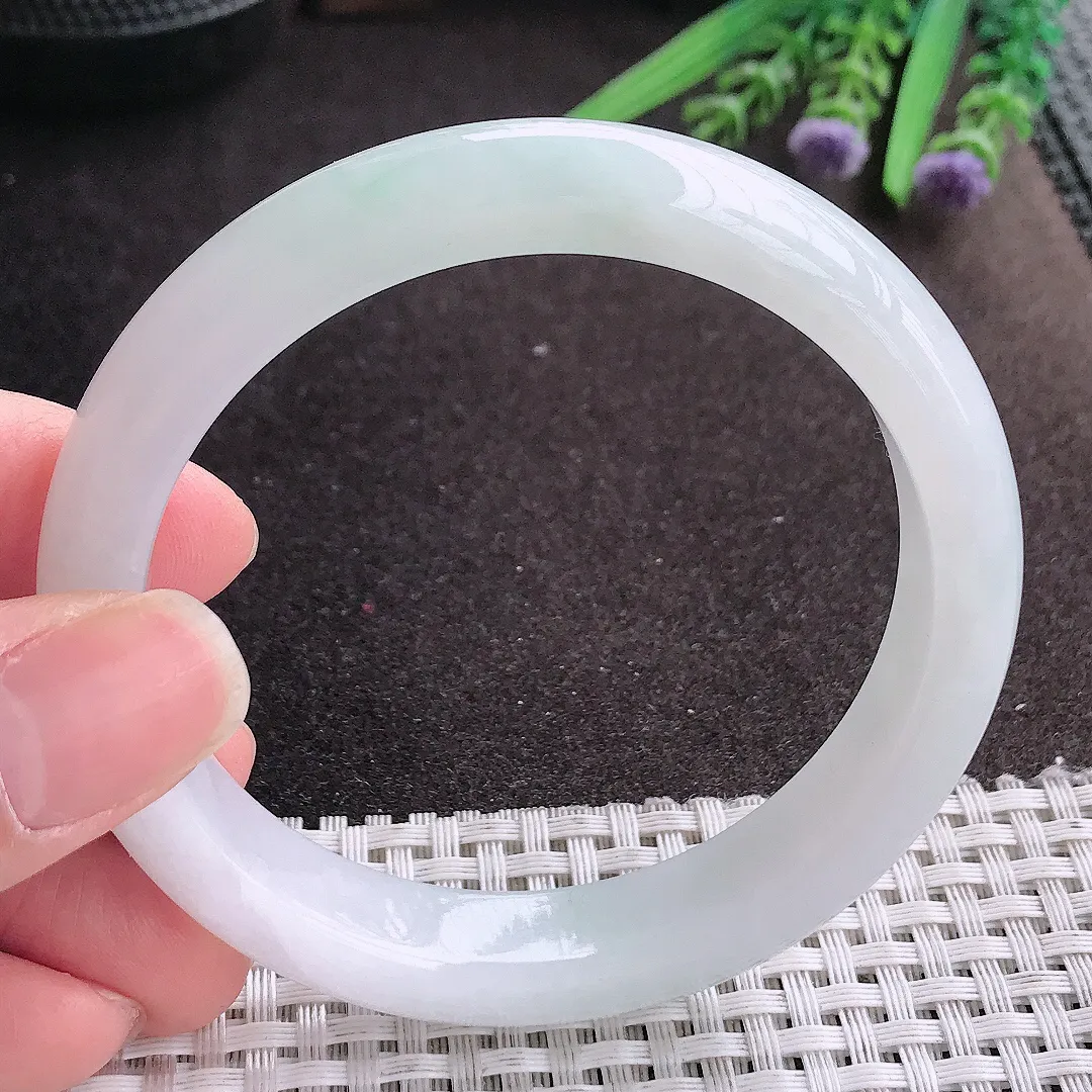 实拍A货翡翠59.5/12.2/8.3老坑冰润水灵月光白手镯宽边玉镯手环