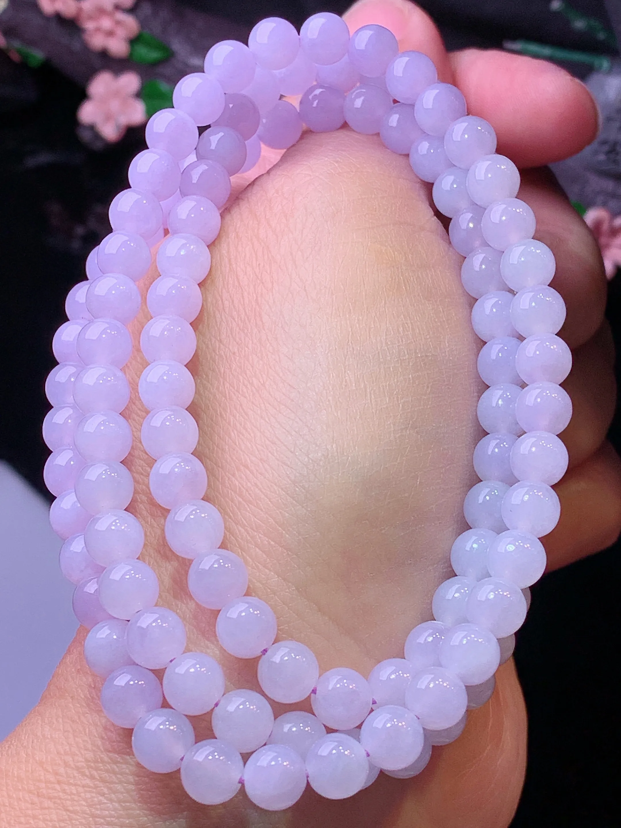 淡紫罗兰圆珠项链 玉质细腻 色泽清新艳丽 整体尺寸5.9