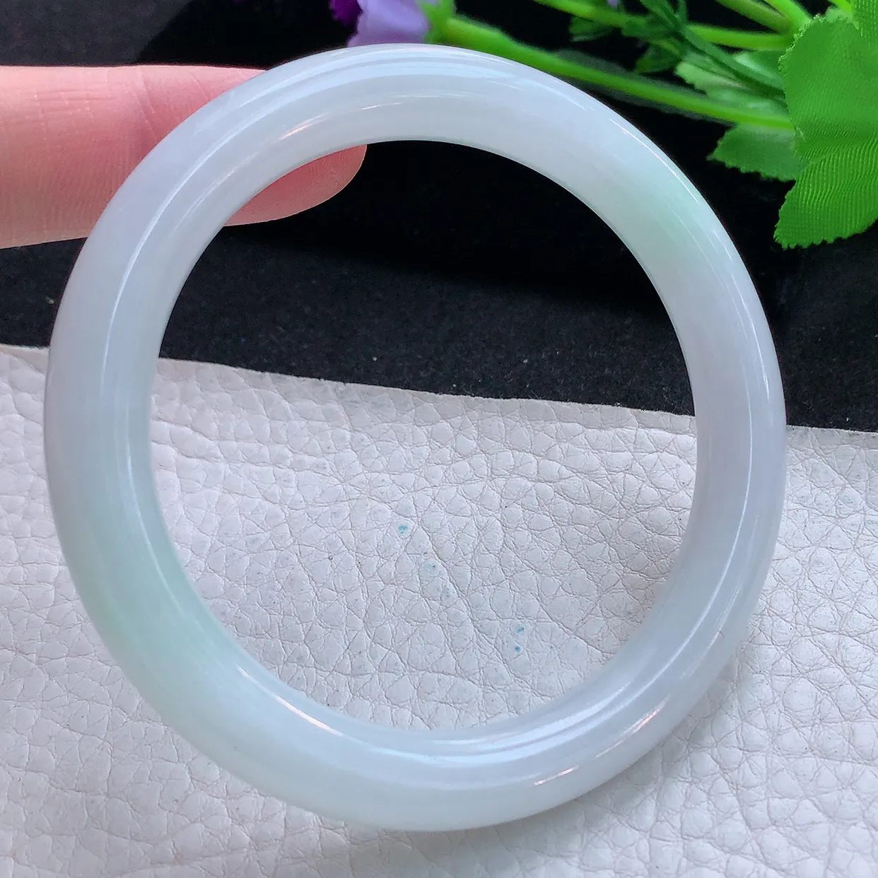 nr自然光59*9*9.3美人镯 天然翡翠A货玉手镯清爽圆条玉手环 叮当镯