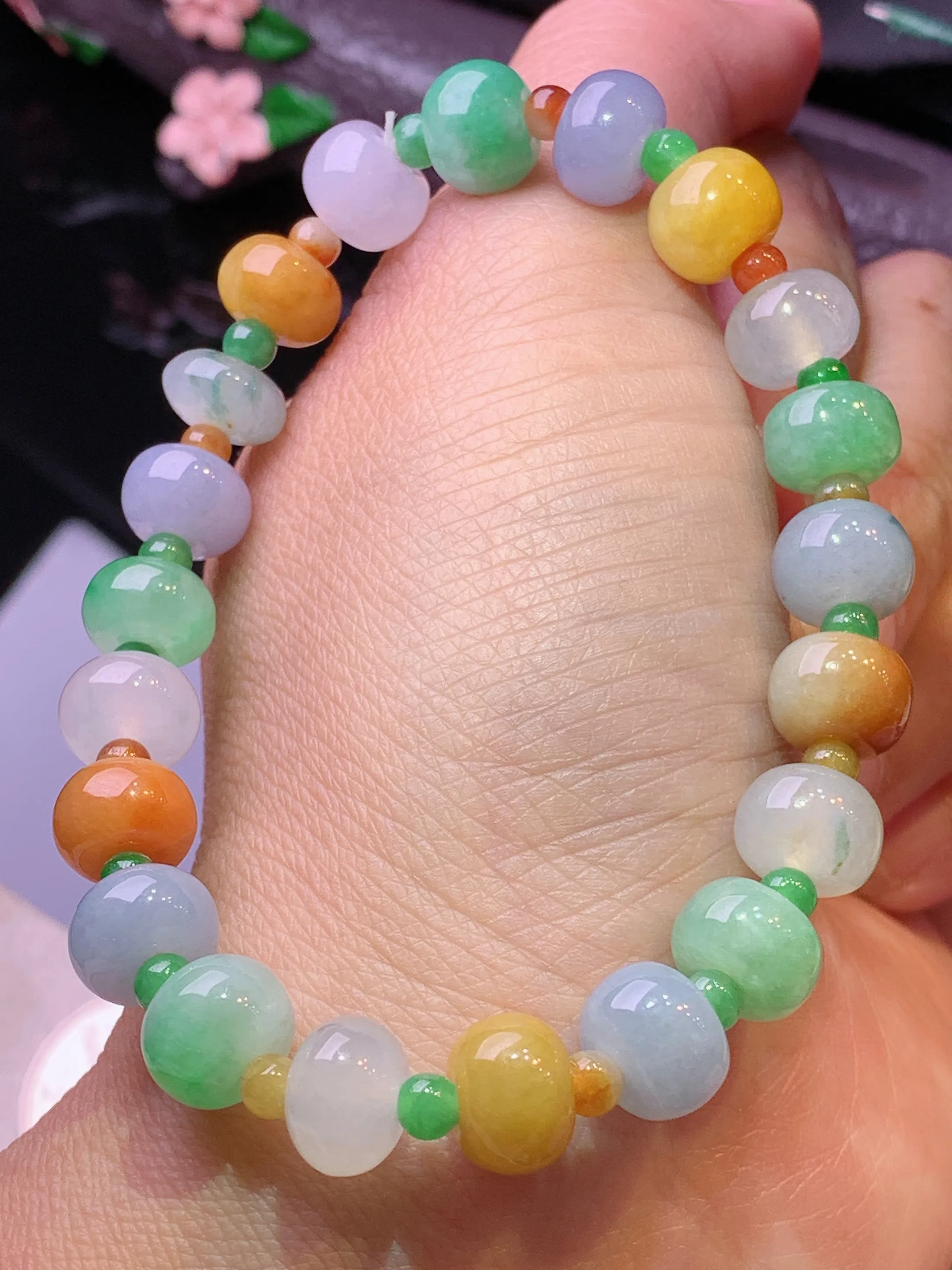 多彩算盘珠手链 玉质细腻 色泽清新艳丽 整体尺寸9.2*6.2