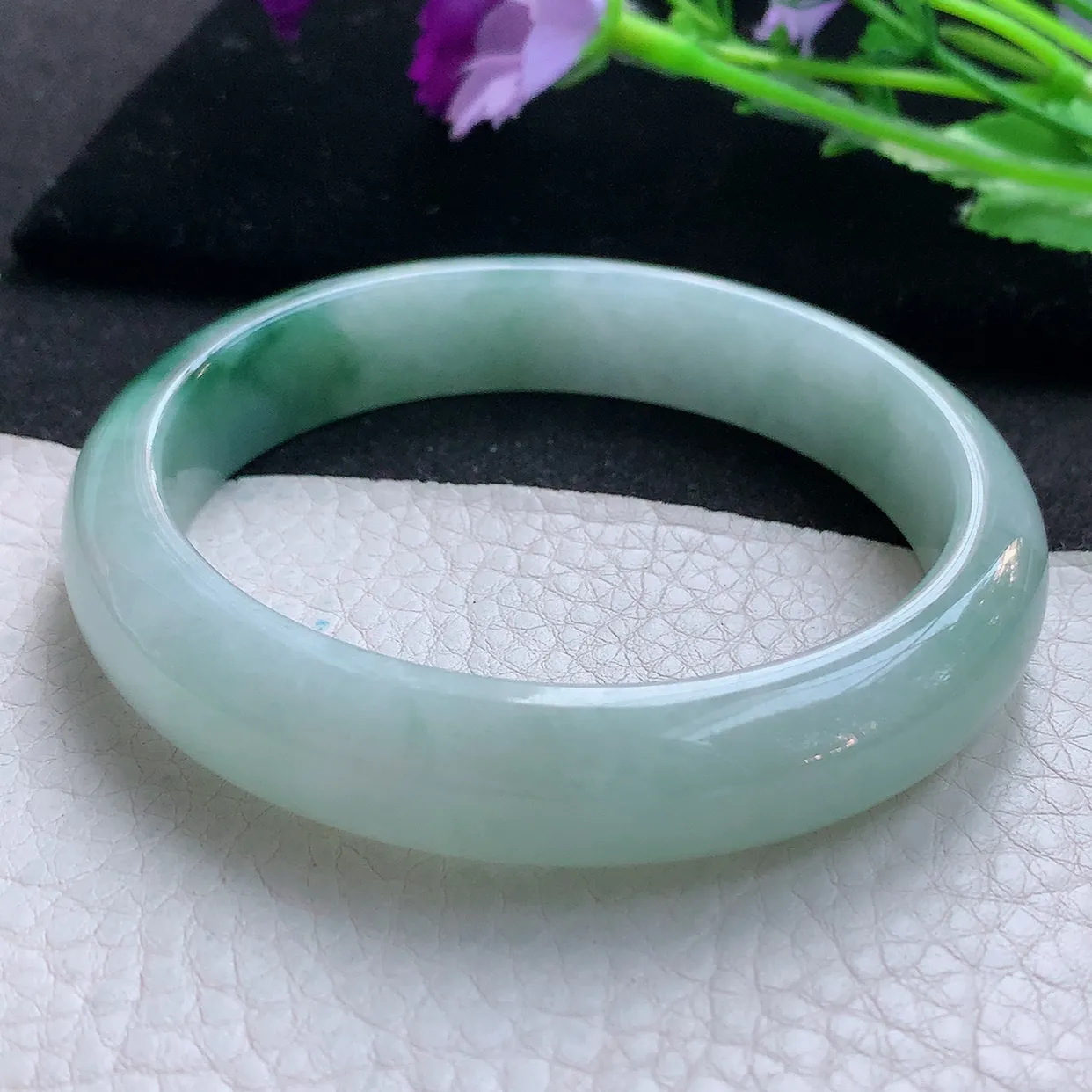 yh大圈口63*13.5*8平安镯 天然翡翠A货飘花玉手镯大气宽边玉手环