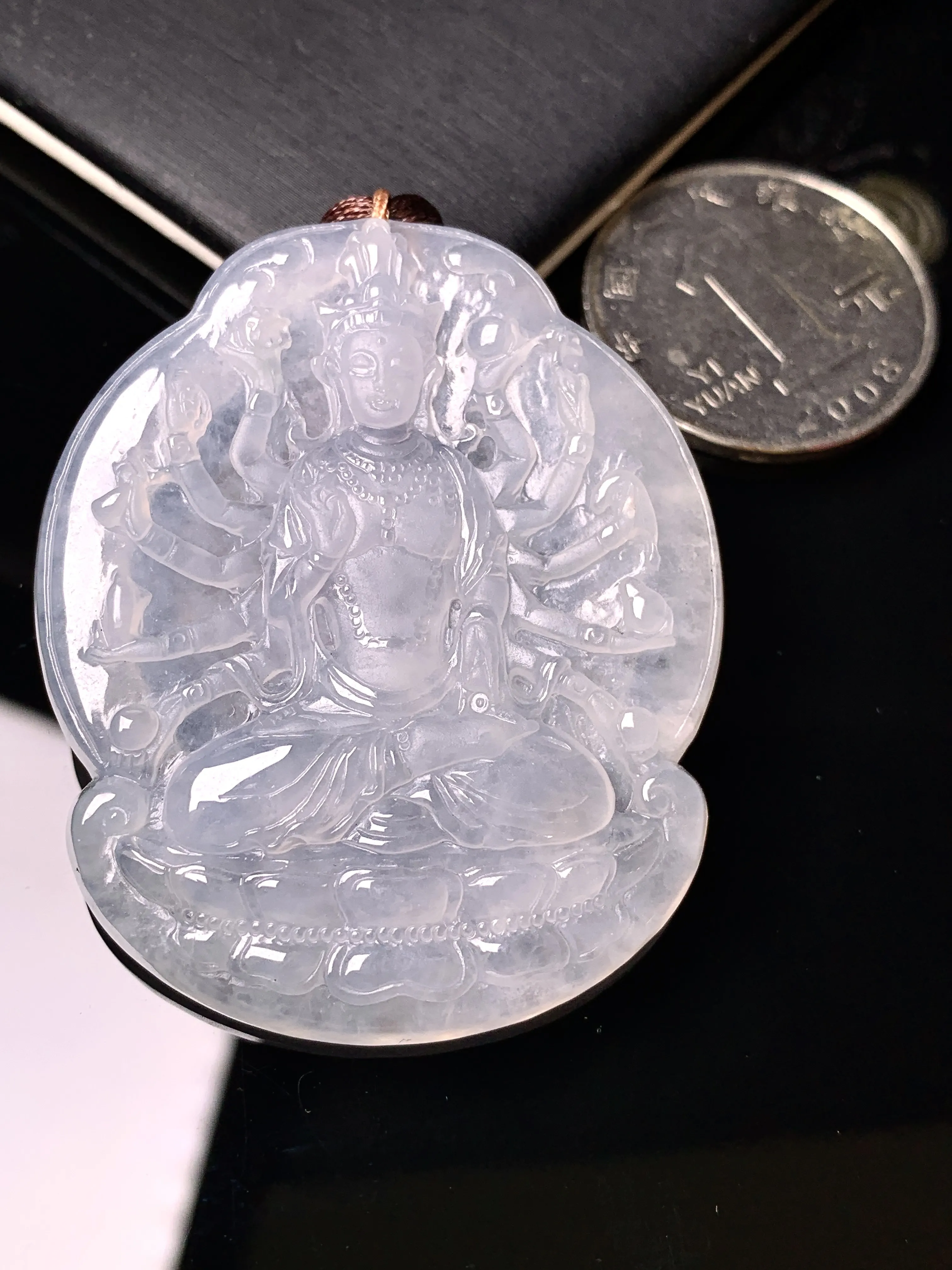 冰种千手观音菩萨吊坠 玉质细腻 色泽清新艳丽 整体尺寸48.7*40.5*5.6