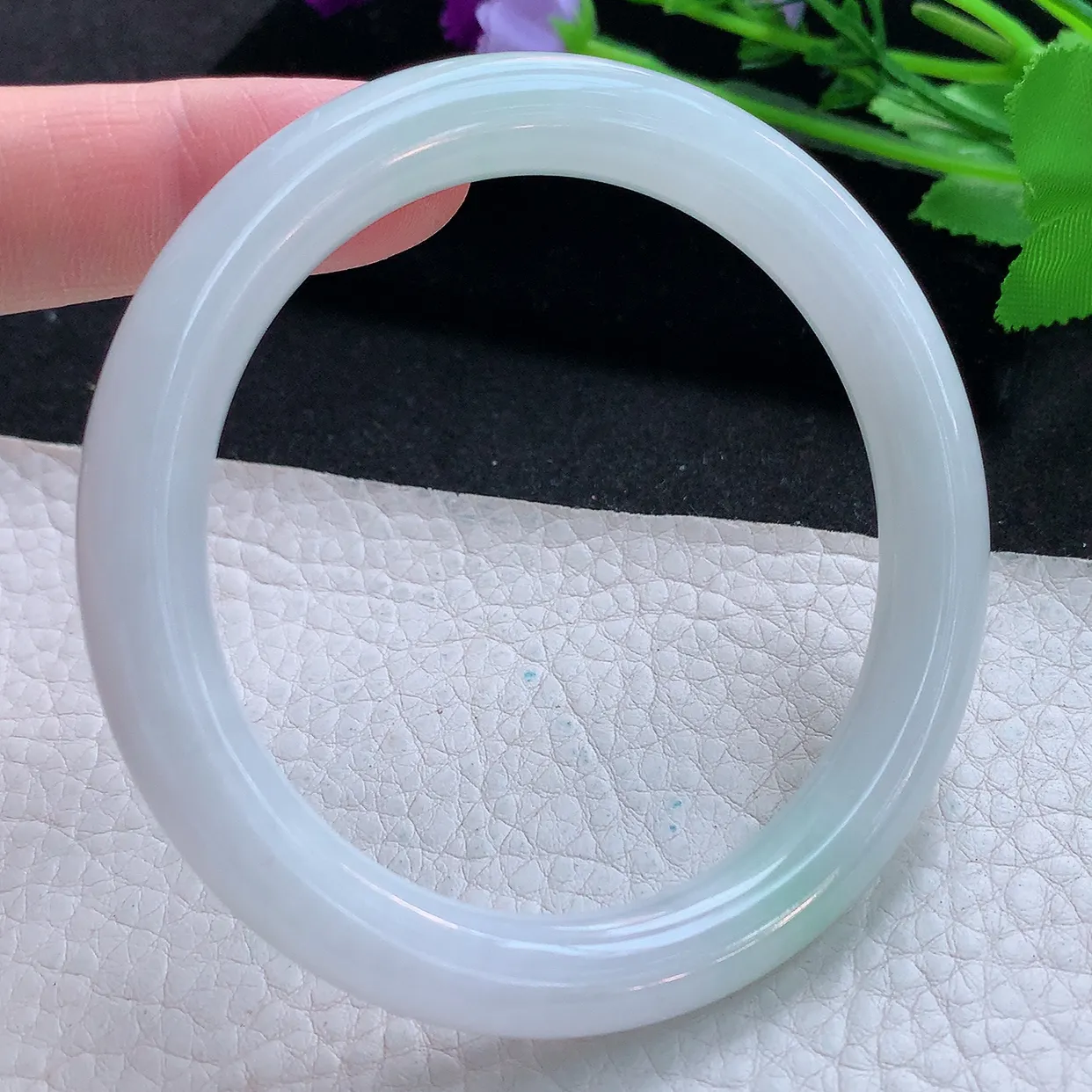 nr自然光59*9*9.3美人镯 天然翡翠A货玉手镯清爽圆条玉手环 叮当镯