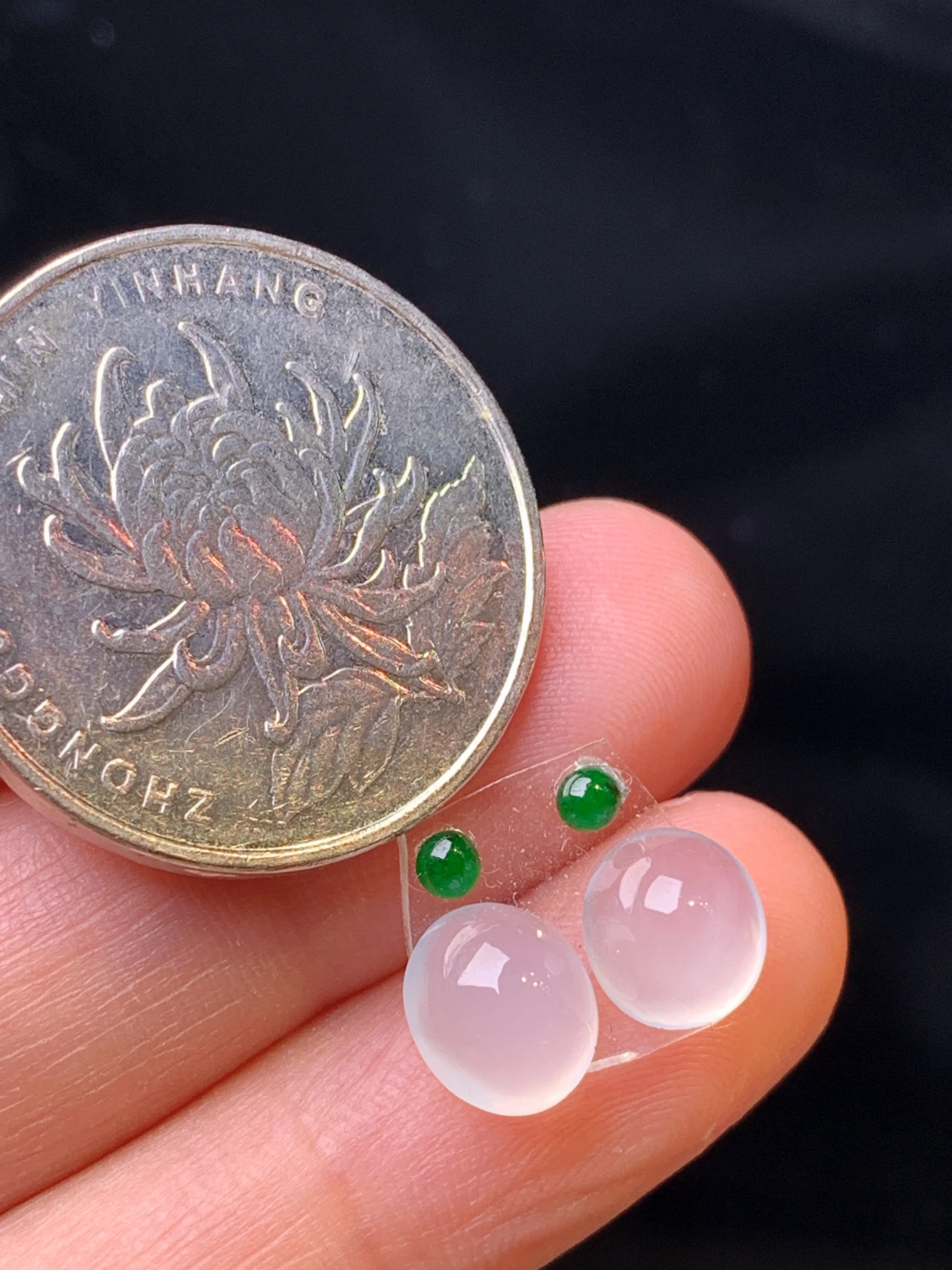 镶嵌款 冰种蛋面一对 玉质细腻 色泽清新艳丽 整体尺寸7.9*7*4.5