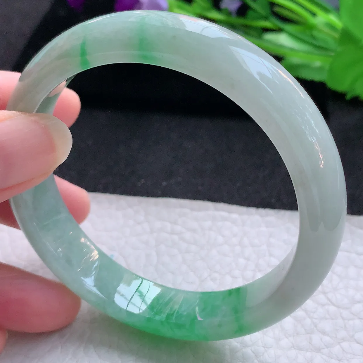 ll自然光59*13.3*8平安镯 天然翡翠A货玉手镯飘绿宽边玉手环