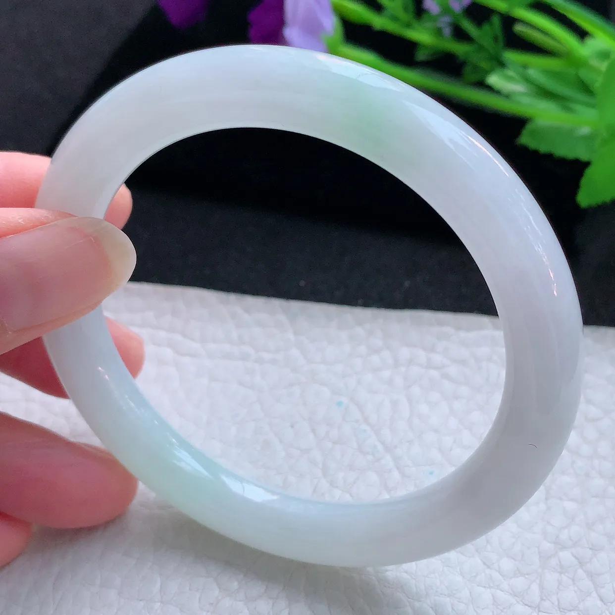 nr自然光59*9*9.3美人镯 天然翡翠A货玉手镯清爽圆条玉手环 叮当镯