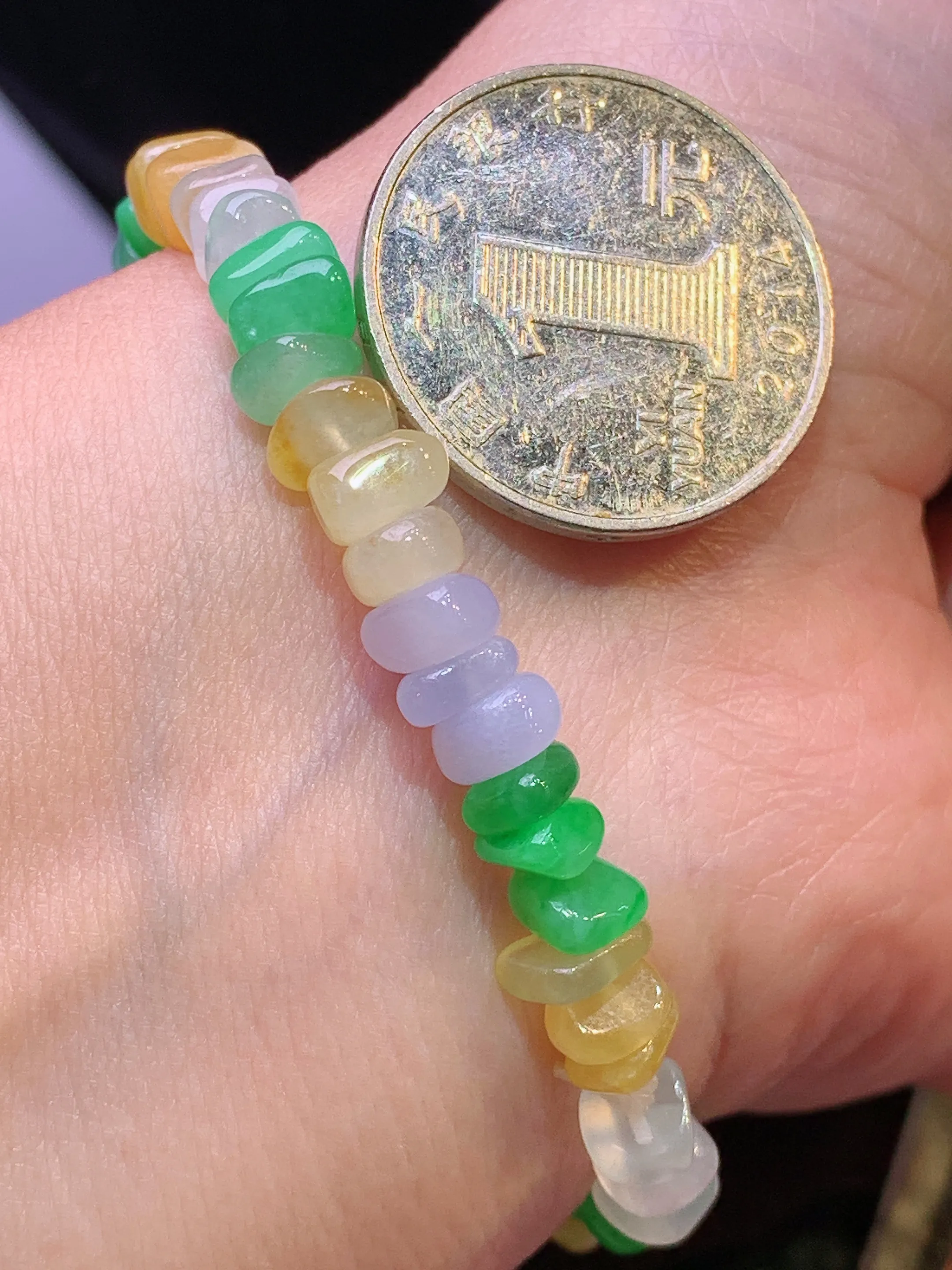 三彩随形手链 玉质细腻 色泽清新艳丽 整体尺寸6.6*5*4