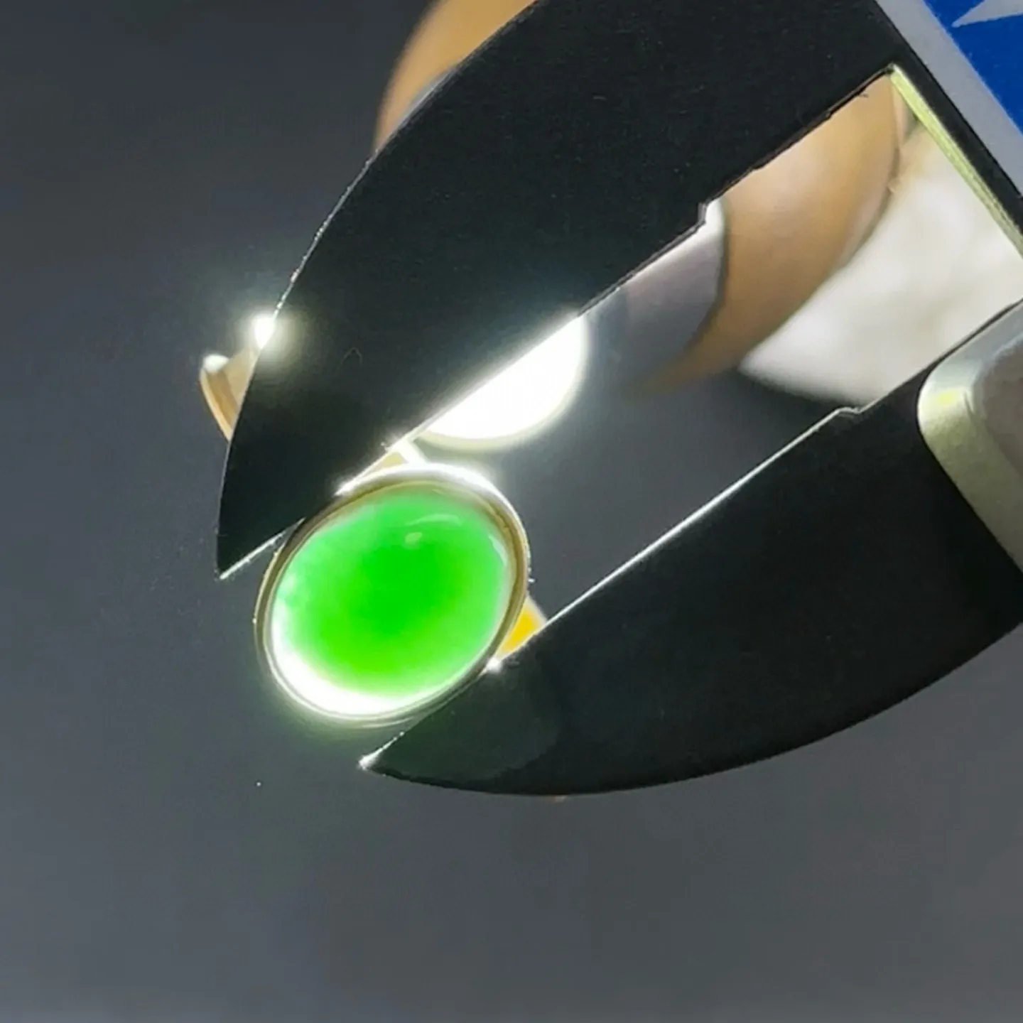 精品18k墨翠素圈戒指 种好色正 重金豪镶 打灯通透 油性十足 尺寸10.9