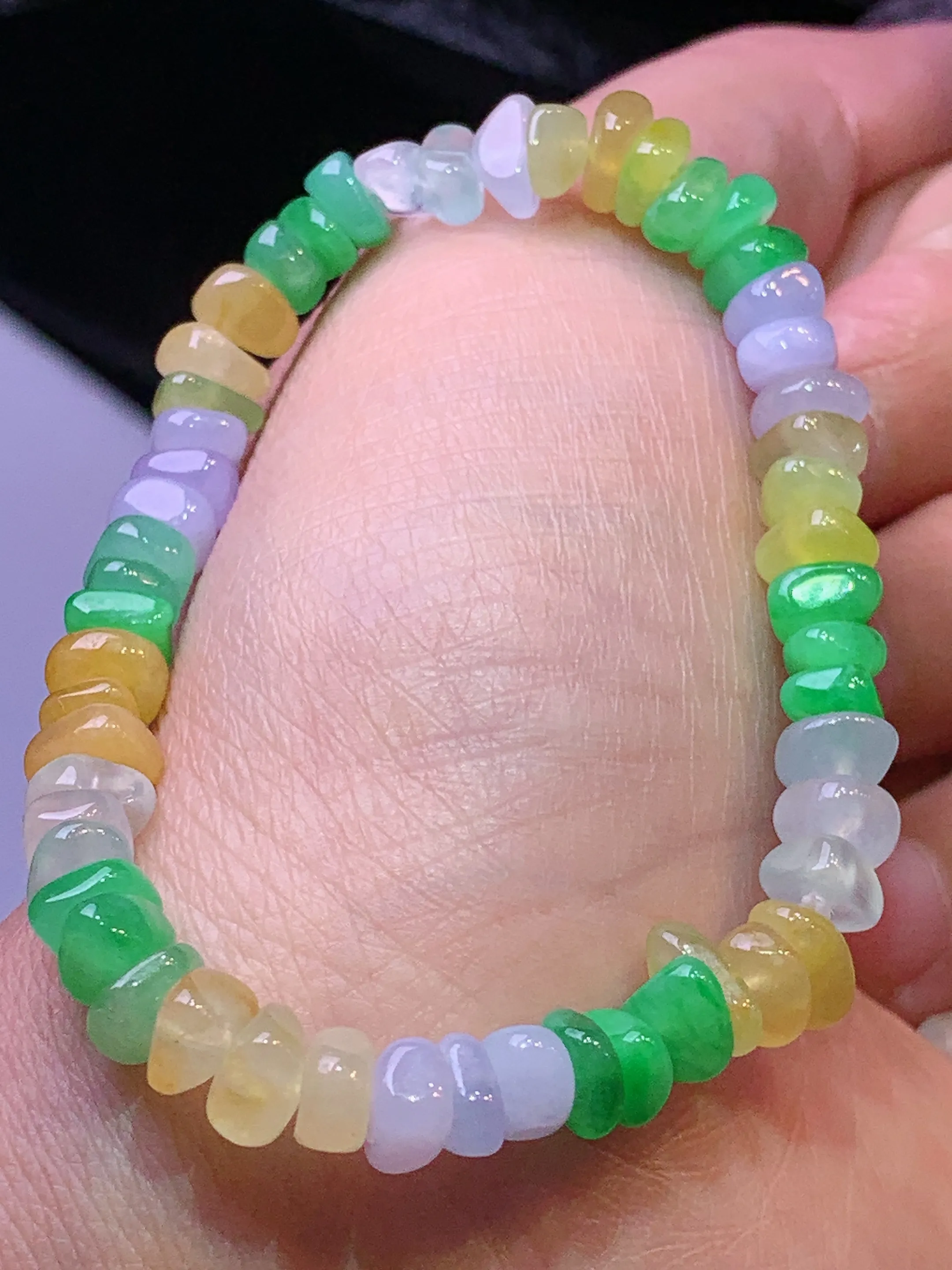 三彩随形手链 玉质细腻 色泽清新艳丽 整体尺寸6.6*5*4