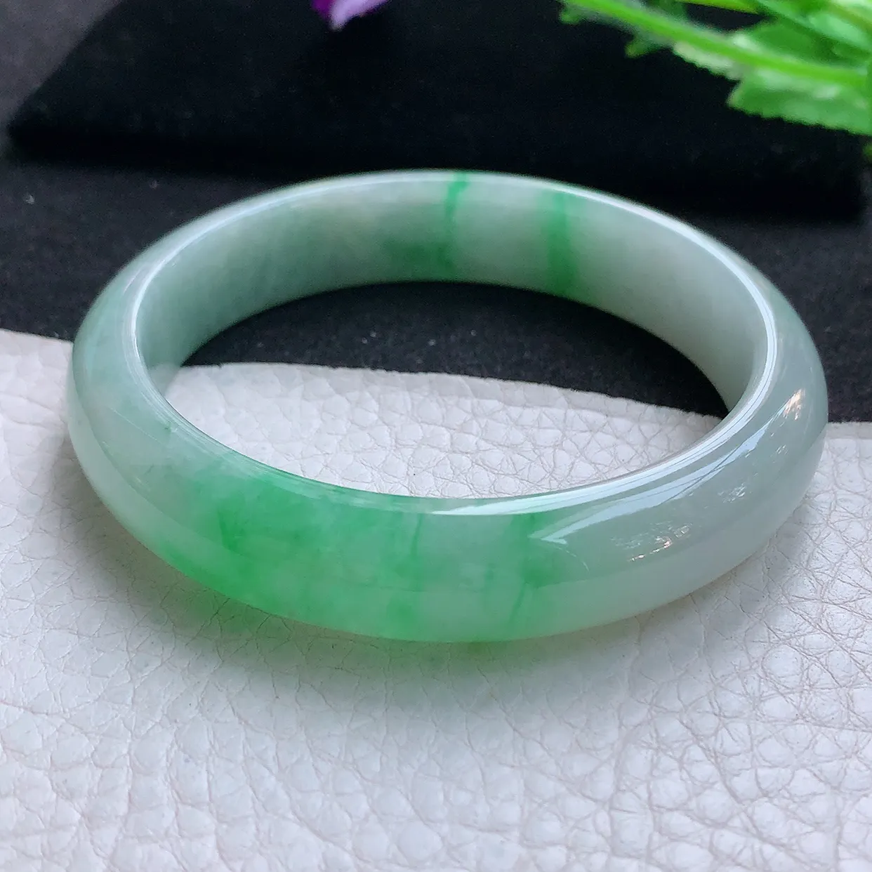 ll自然光59*13.3*8平安镯 天然翡翠A货玉手镯飘绿宽边玉手环