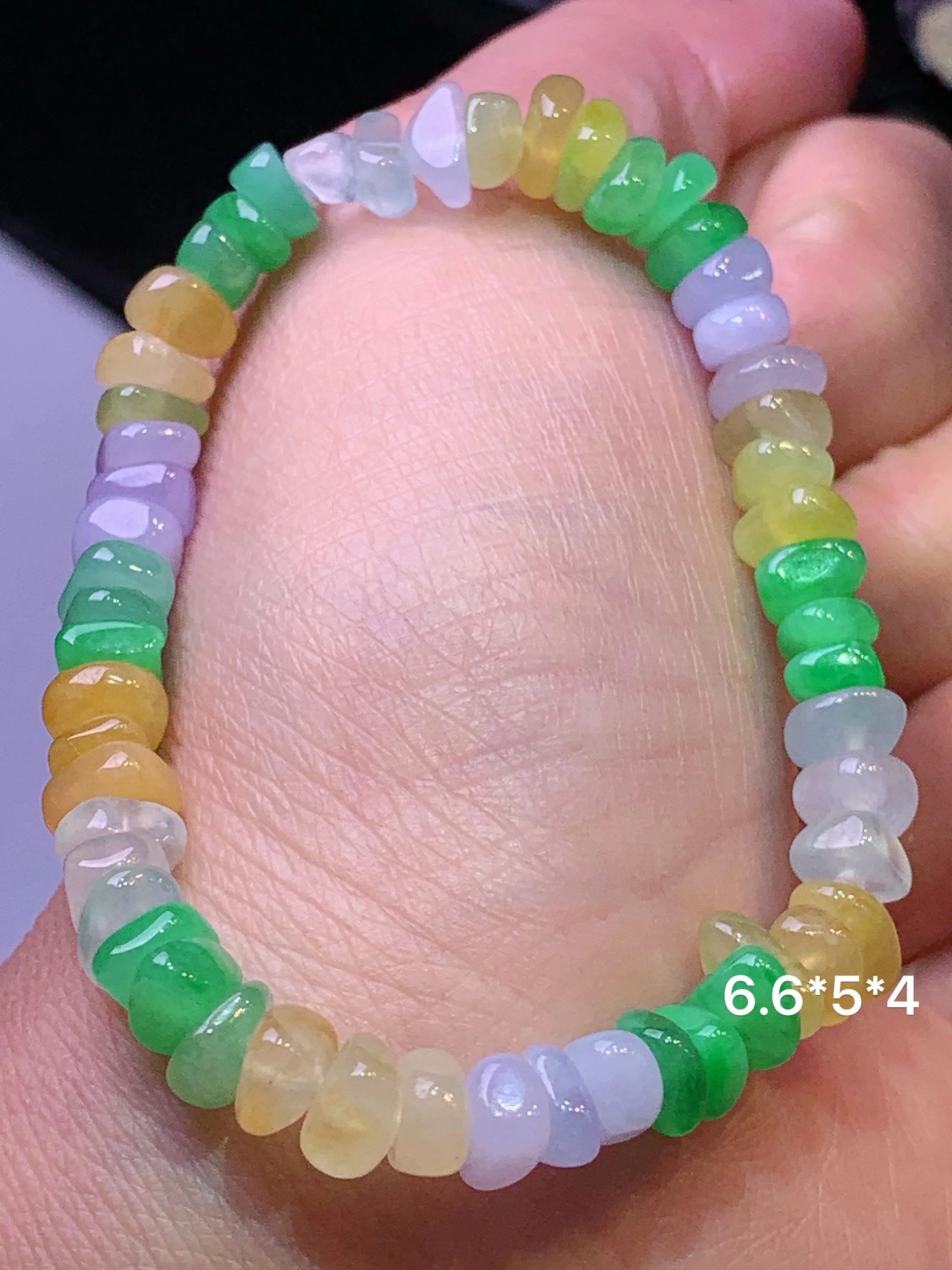 三彩随形手链 玉质细腻 色泽清新艳丽 整体尺寸6.6*5*4